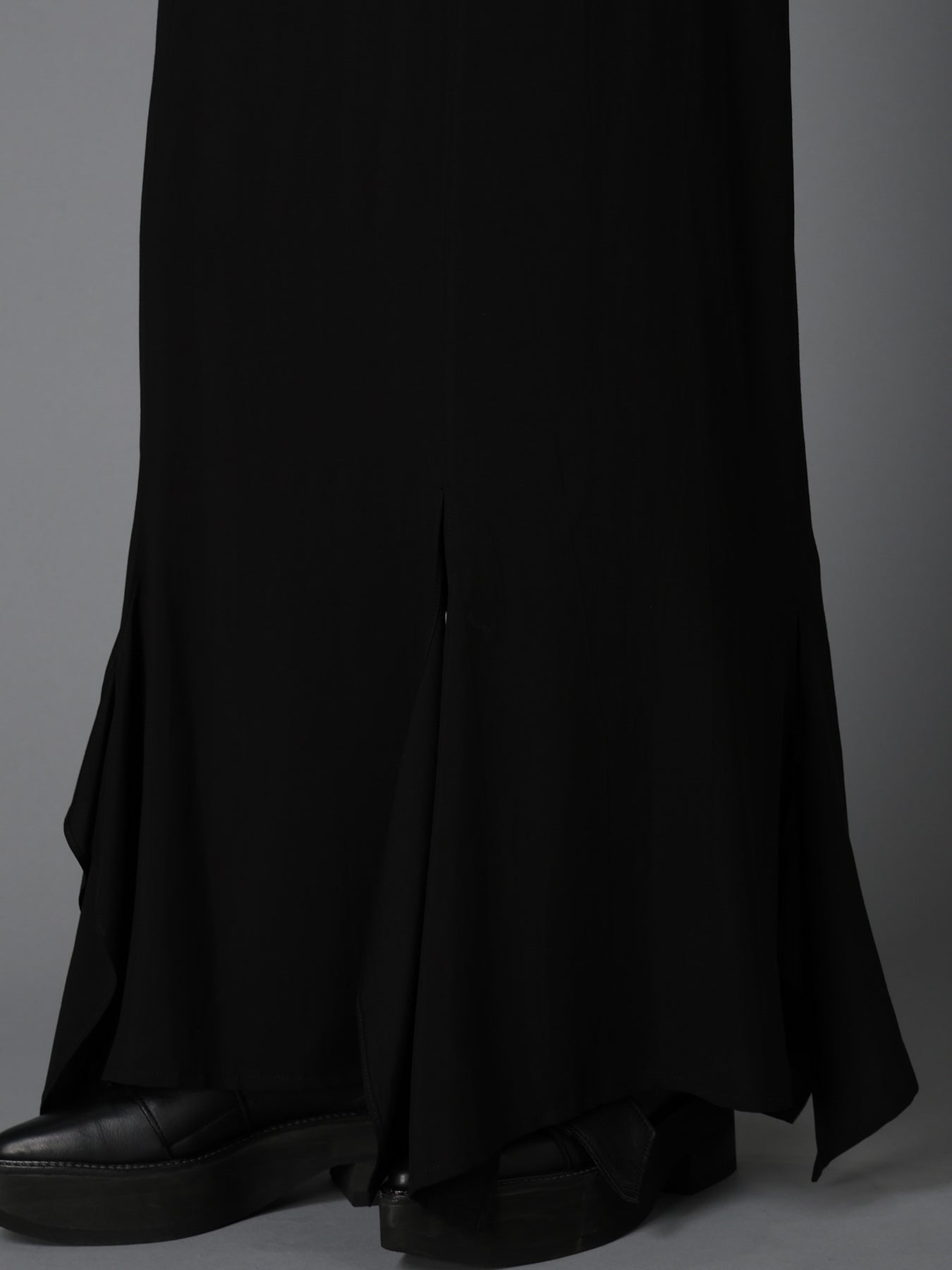 HIGH TWIST GABARDINE FLARED PANEL PENCIL SKIRT – THE SHOP YOHJI