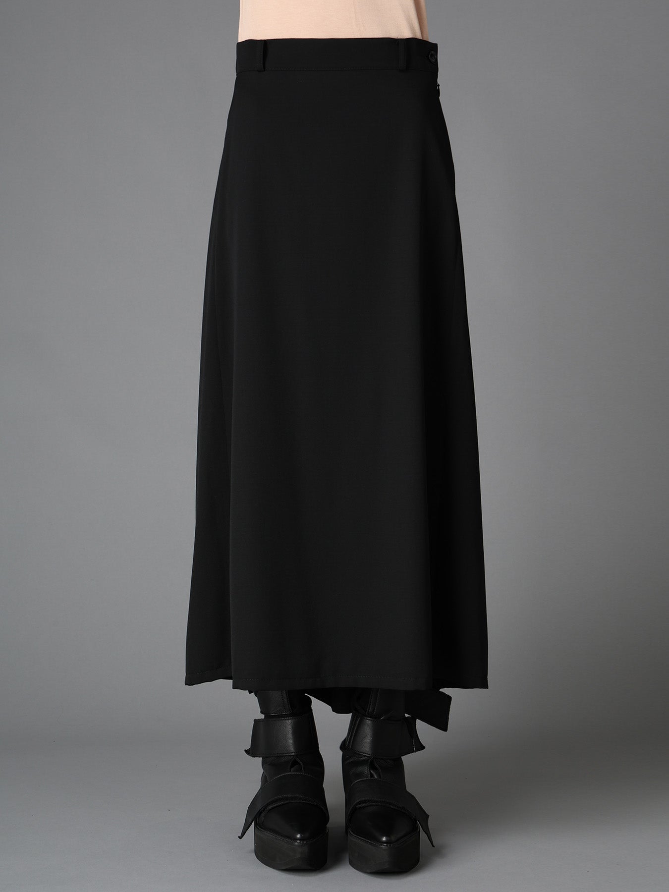 WOOL GABARDINE  BACK SLIT SKIRT