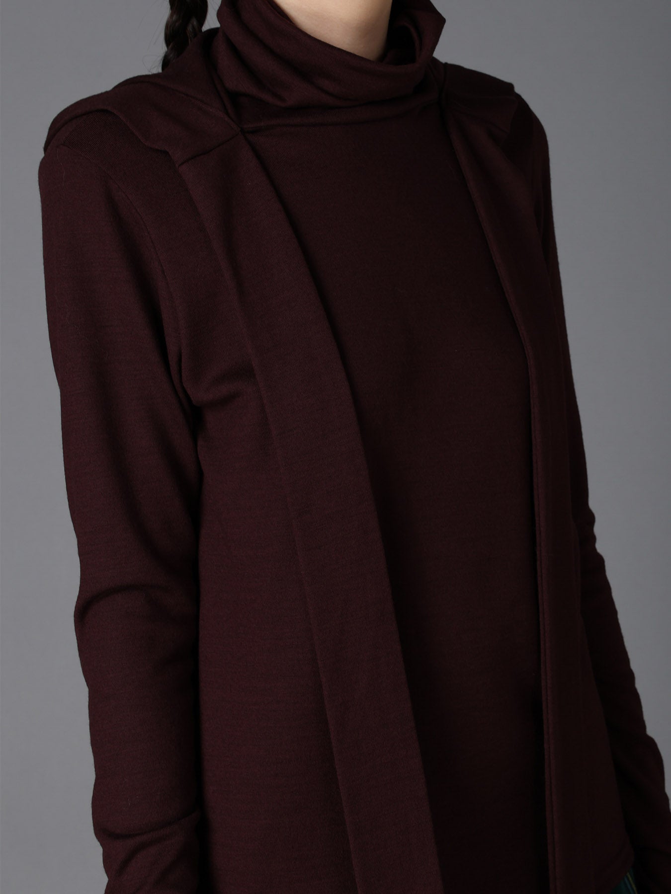 W/ SINGLE JERSEY SCARF DETAIL HOODED T SHIRT