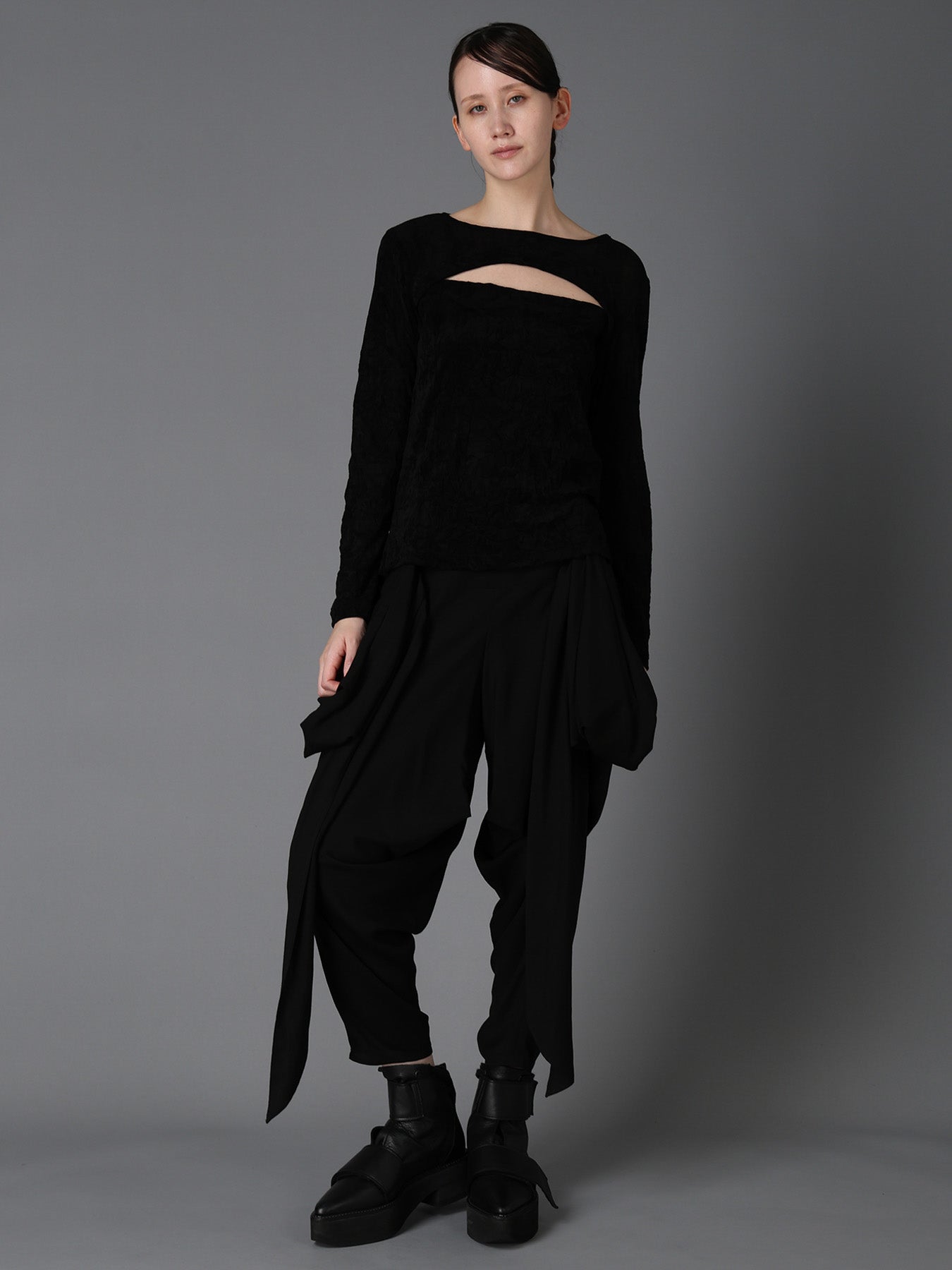 FLOCKED TULLE SLIT CHEST LONG SLEEVE T