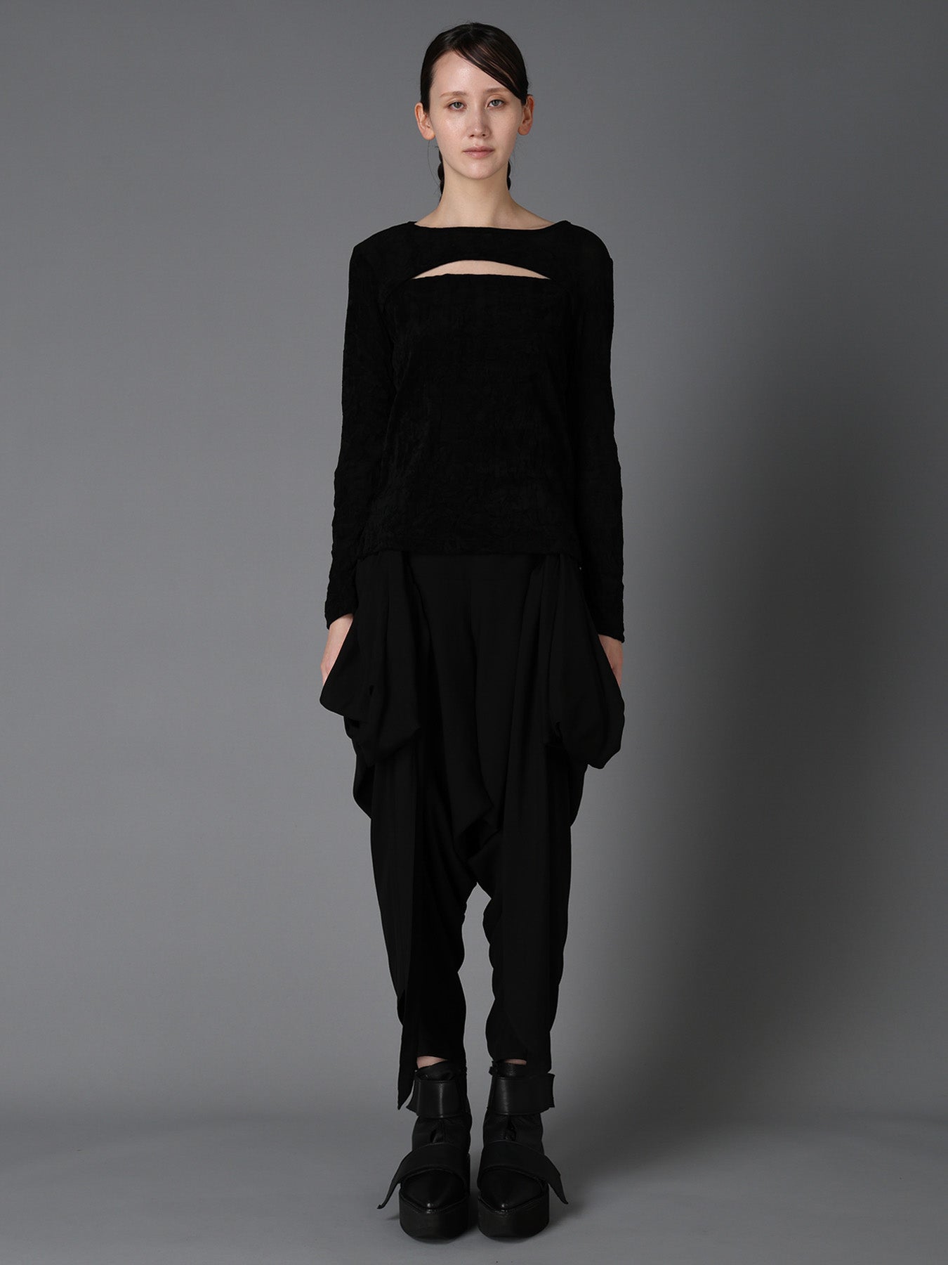 FLOCKED TULLE SLIT CHEST LONG SLEEVE T