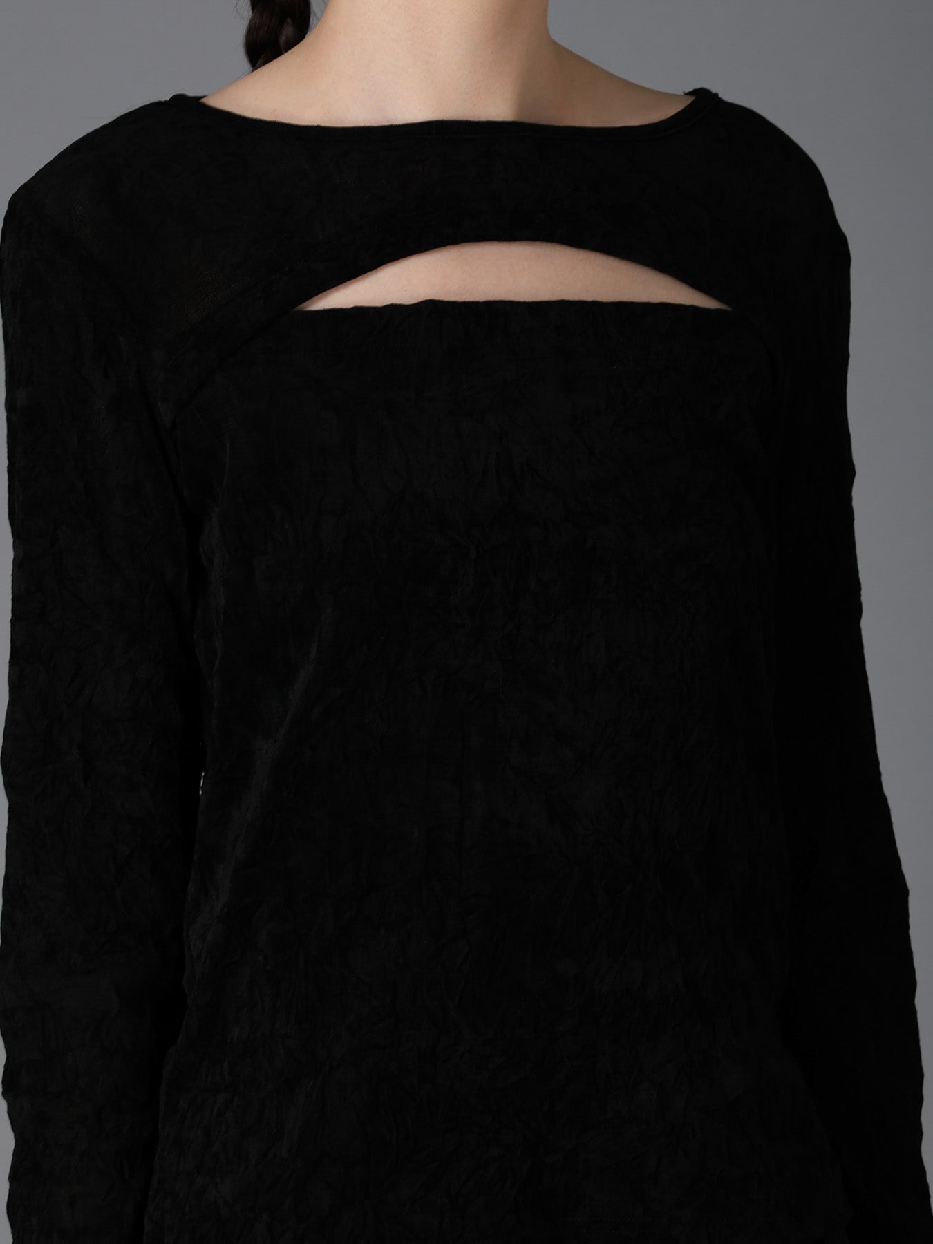 FLOCKED TULLE SLIT CHEST LONG SLEEVE T