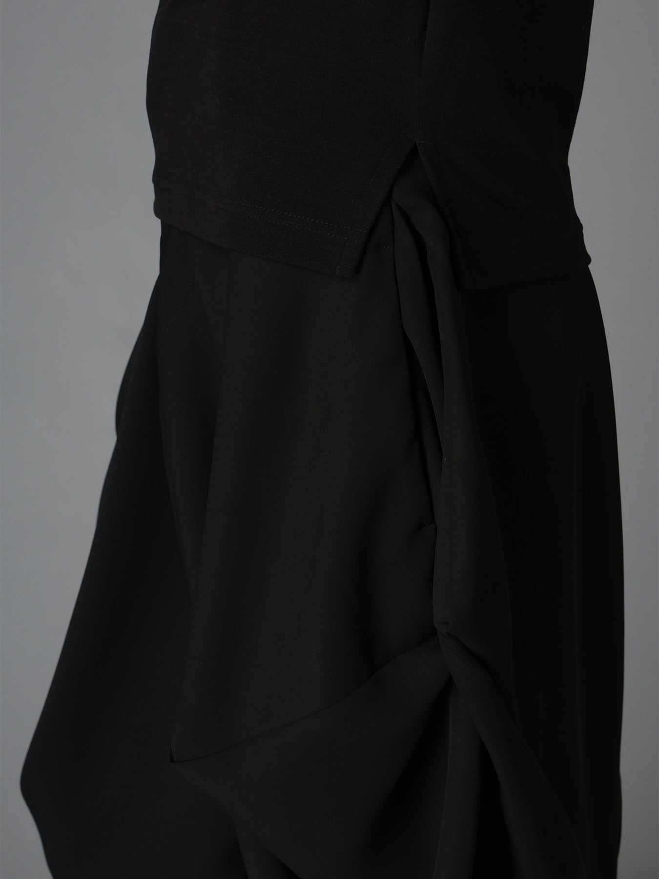 BRUSHED STRETCH JERSEY SLIT CHEST LONG SLEEVE T