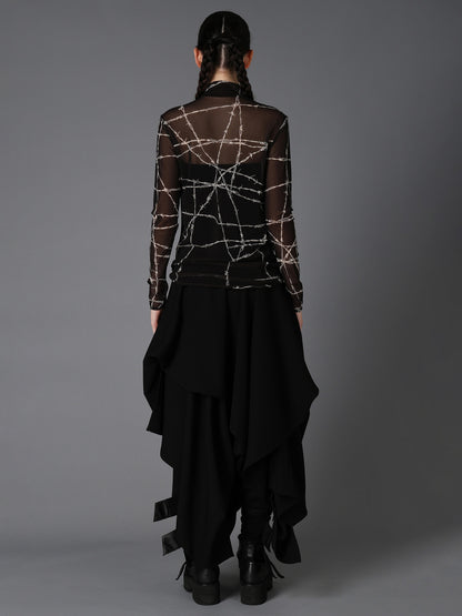 BARBED WIRE PRINT TURTLE NECK T