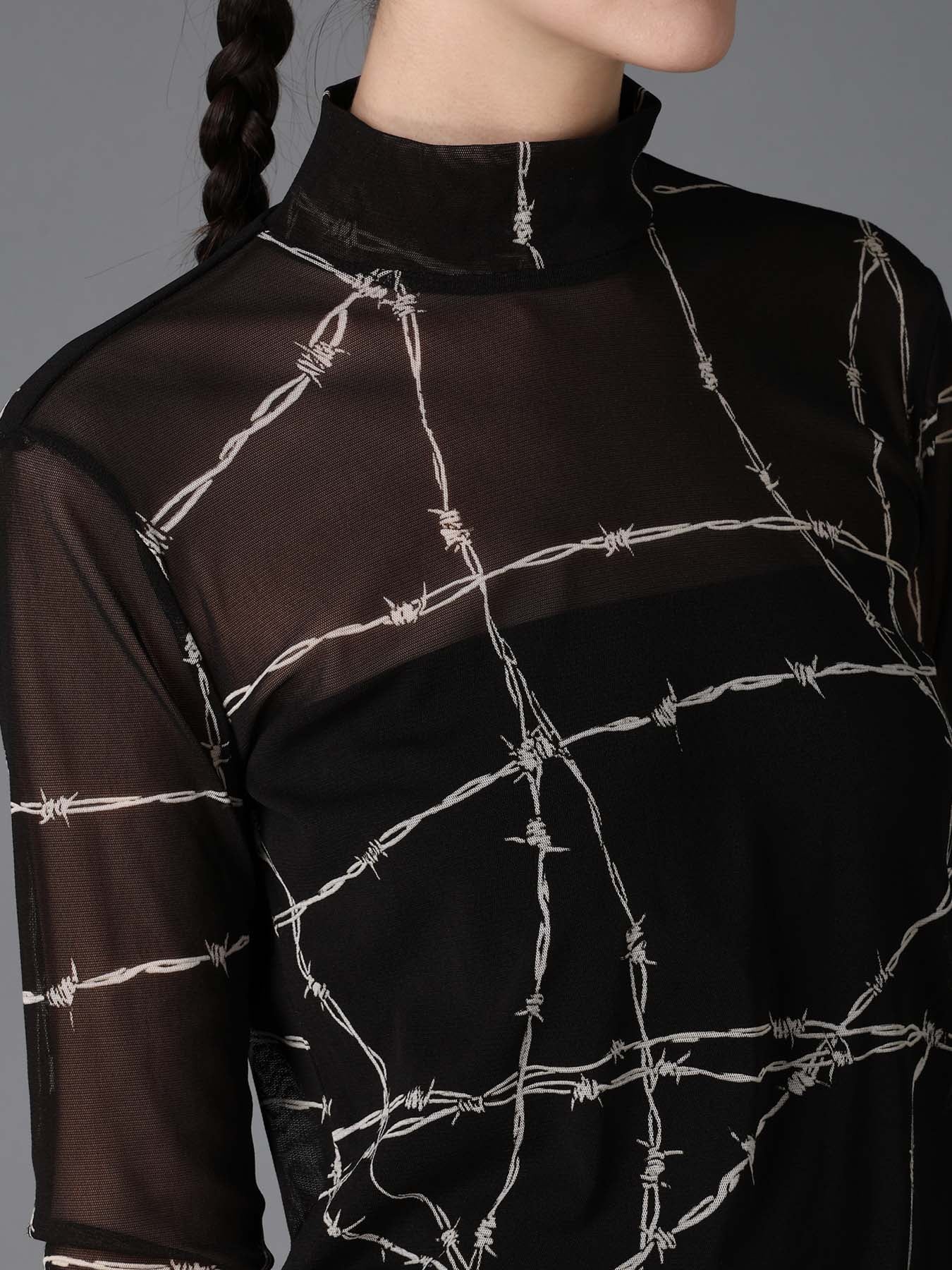 BARBED WIRE PRINT TURTLE NECK T