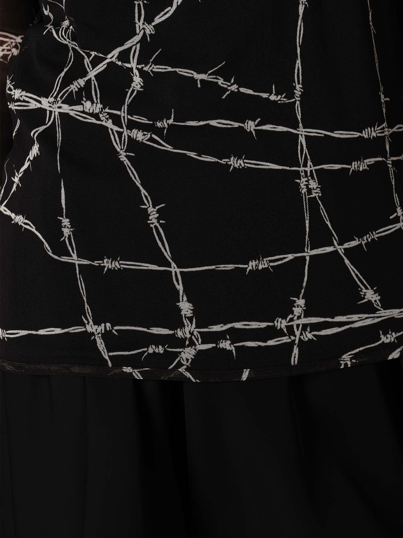 BARBED WIRE PRINT TURTLE NECK T