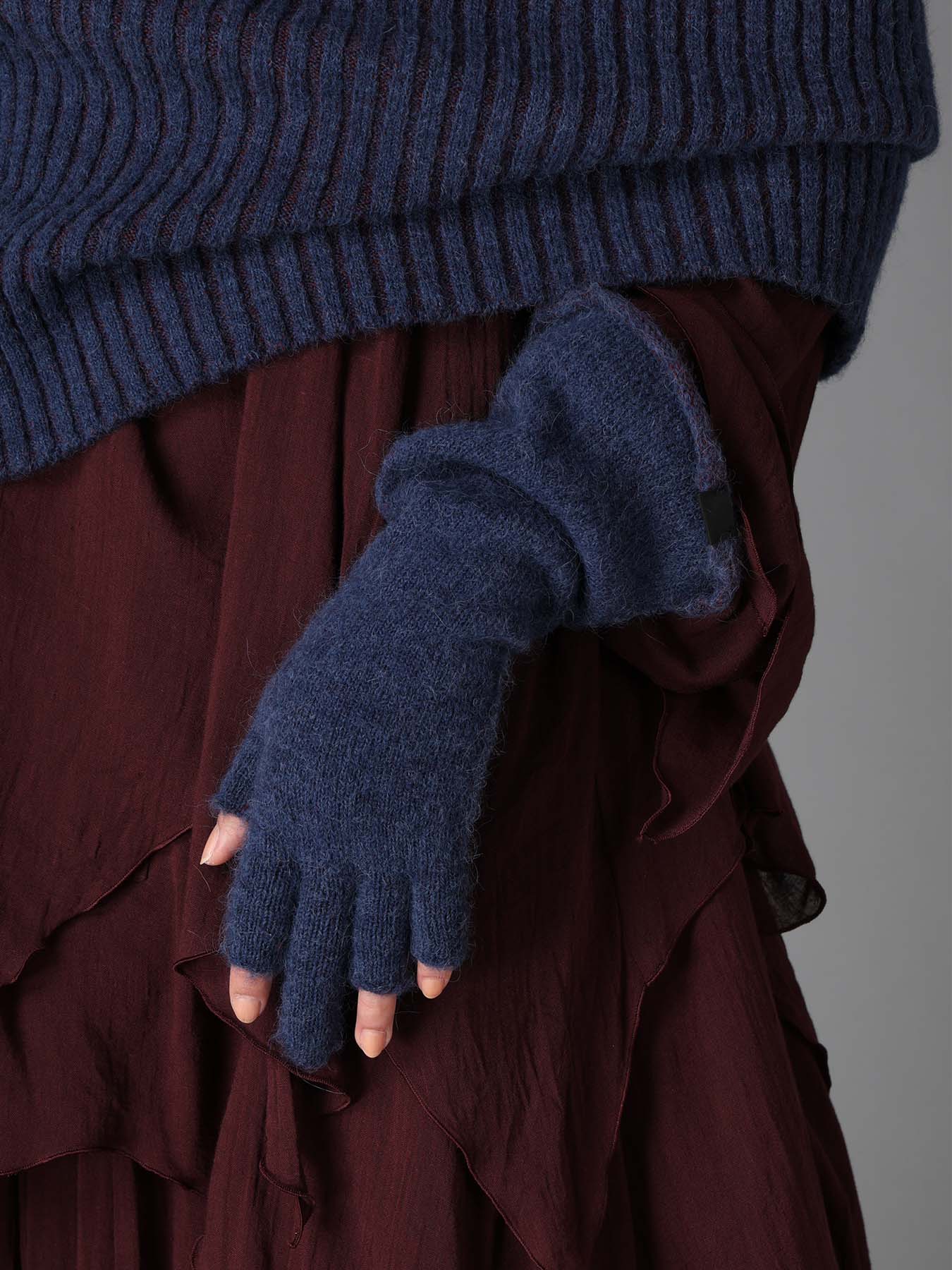 W/P SOFT KNIT FLARED MIDDLE FINGERLESS GLOVES