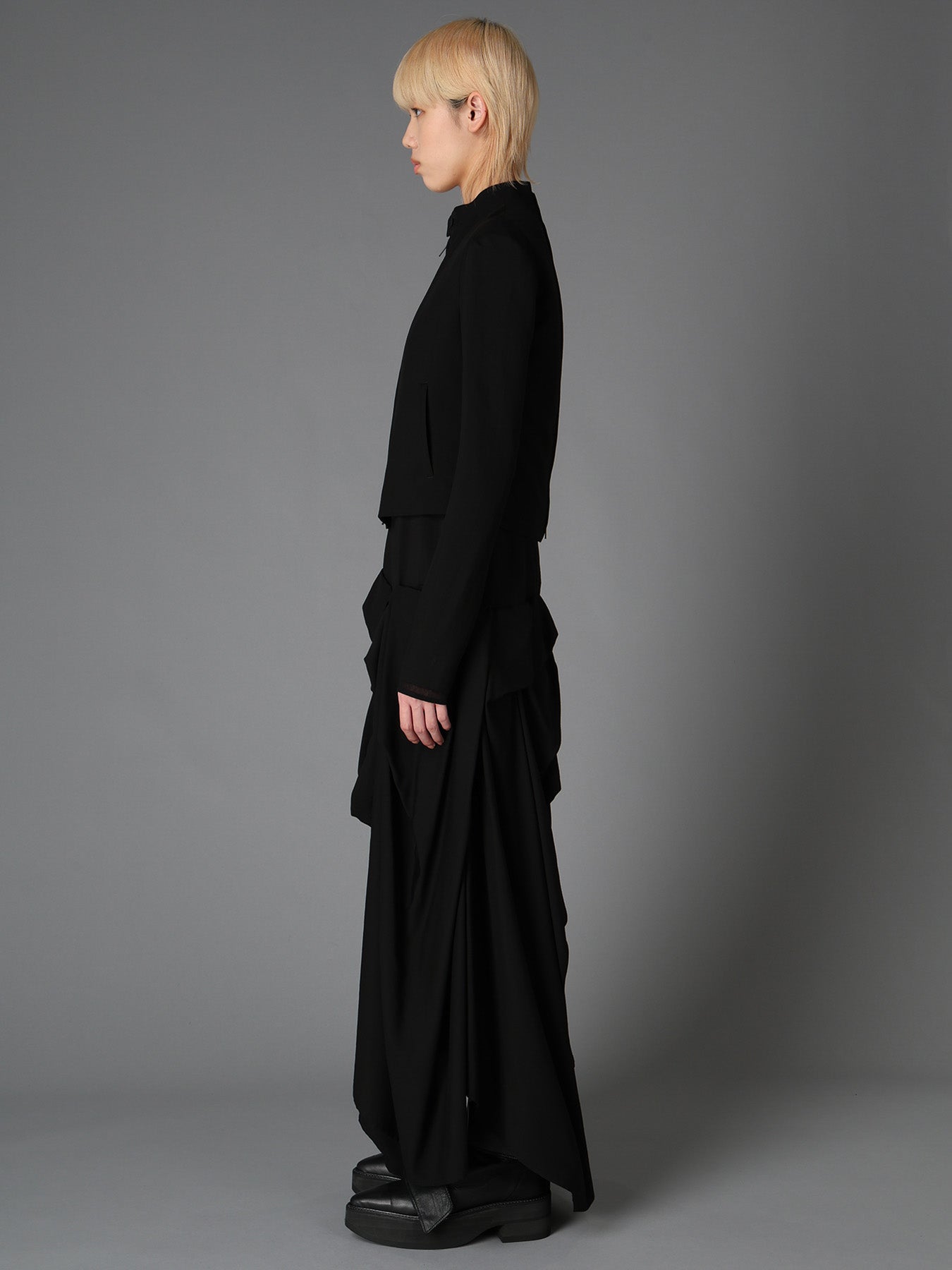 HIGH TWIST GABARDINE GUSSETED STAND COLLAR BLOUSON