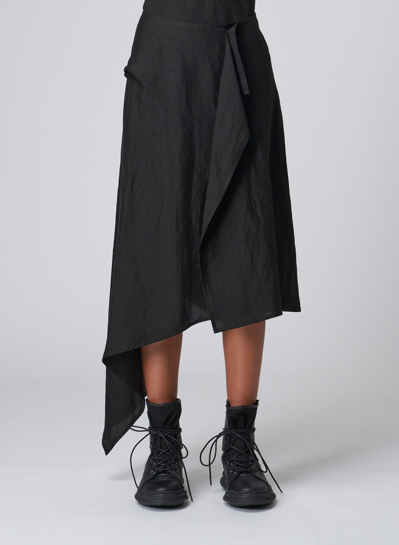 LINEN/CUPRO GABARDINE BUTTON-UP WRAP SKIRT