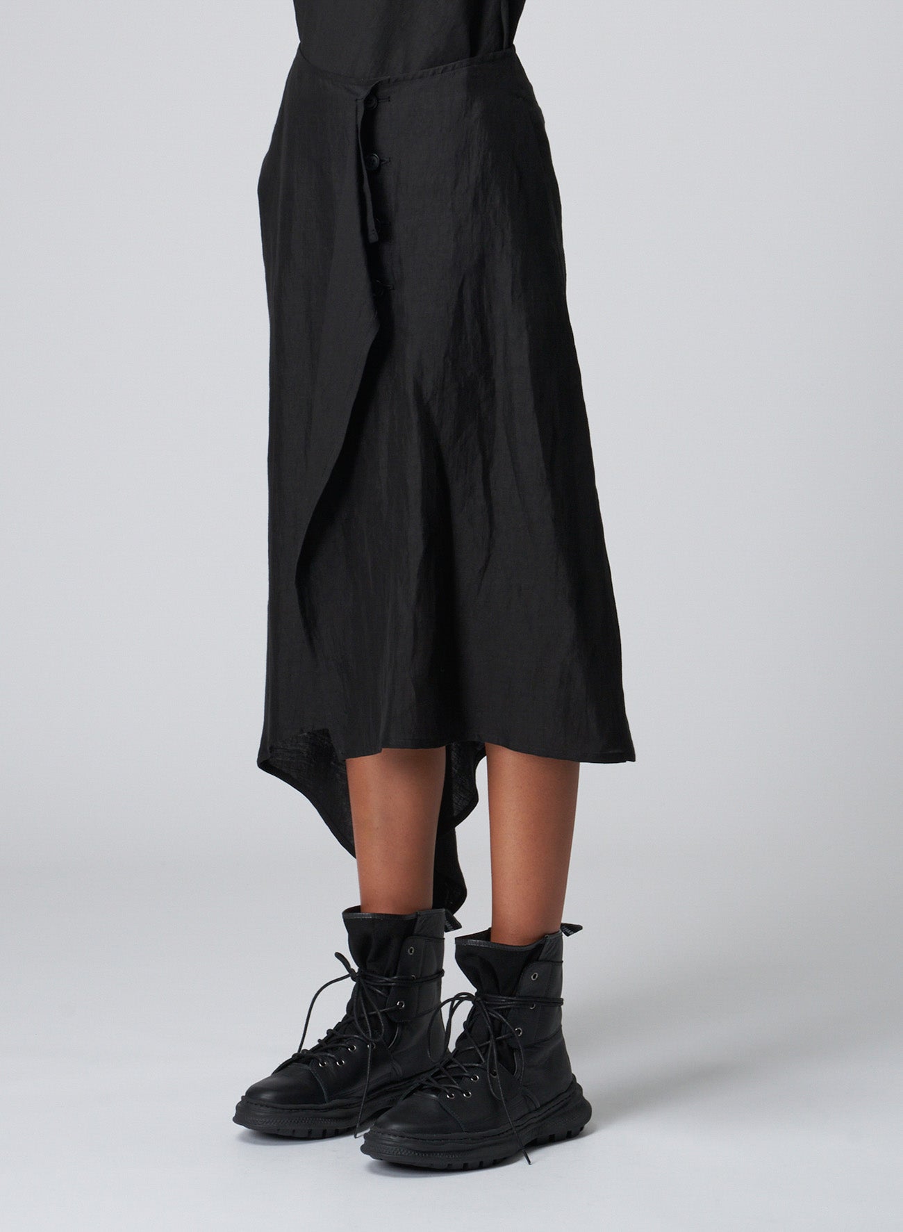 LINEN/CUPRO GABARDINE BUTTON-UP WRAP SKIRT