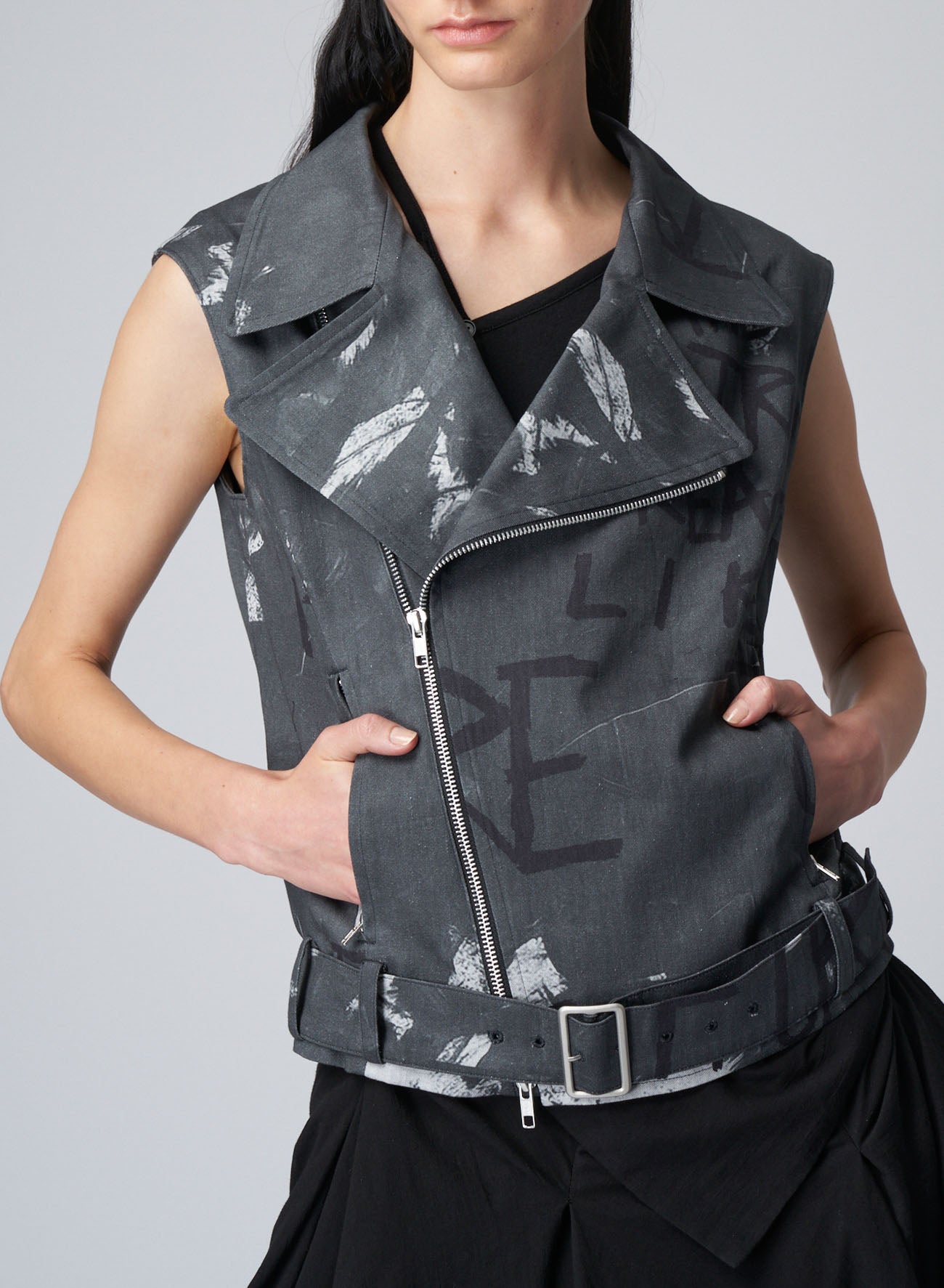 ICE & FIRE PRINT SLEEVELESS BIKER JACKET