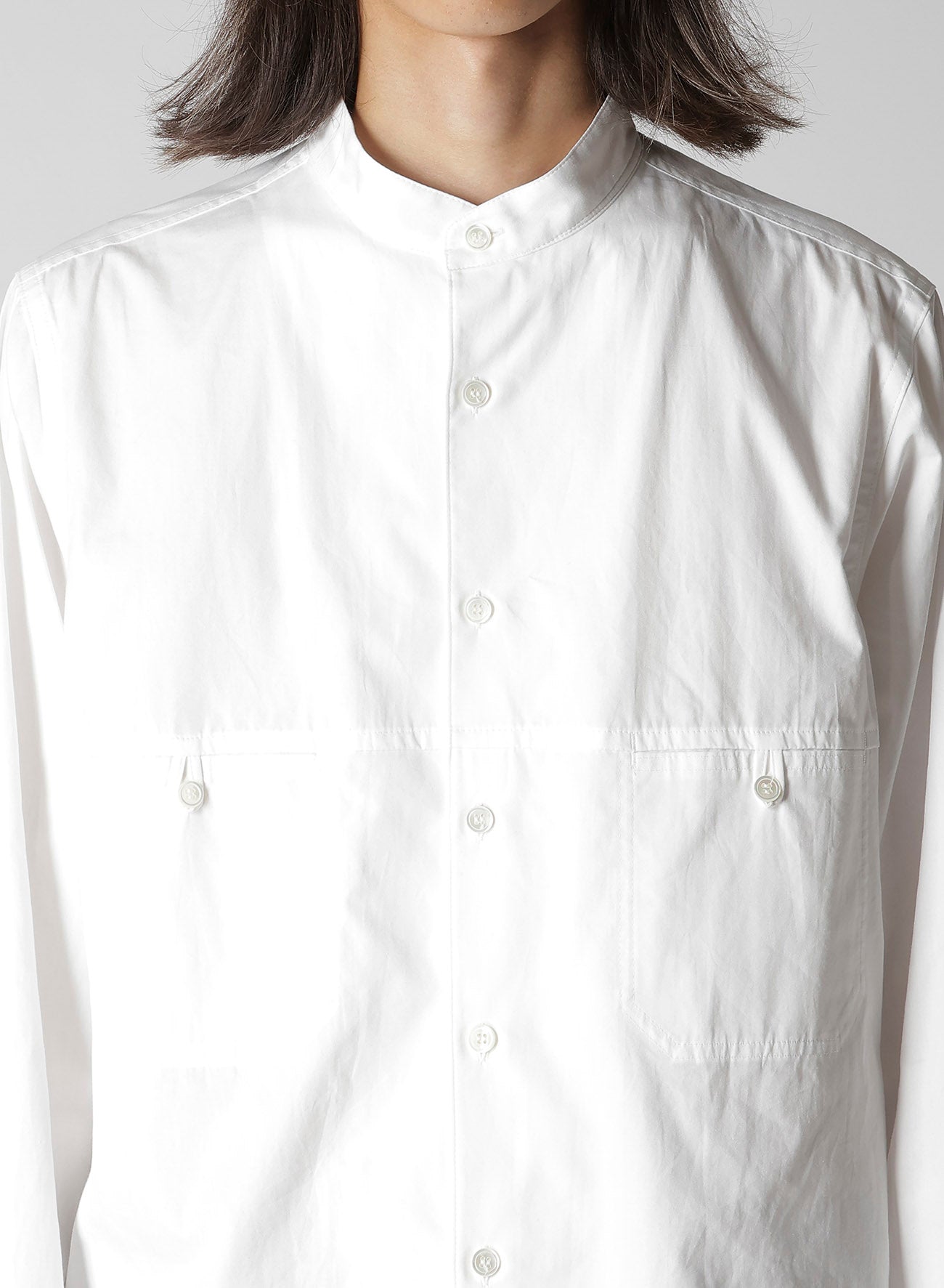 80/2 BROAD CHEST-PANELED STAND-COLLAR BLOUSE