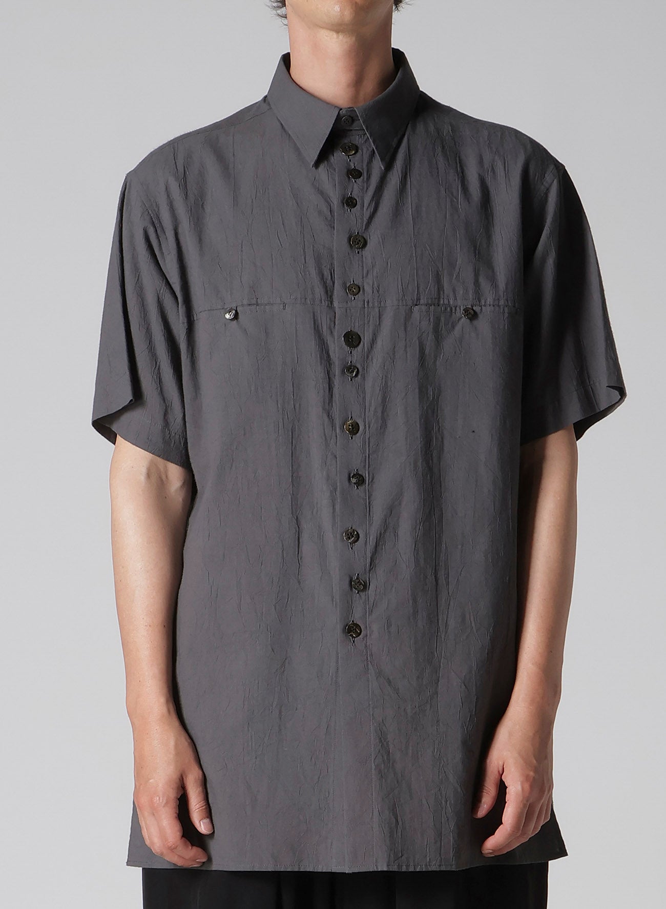 60 WRINKLE LAWN SHORT SLEEVE SHIRT WITH RANDOM BUTTONS – THE SHOP