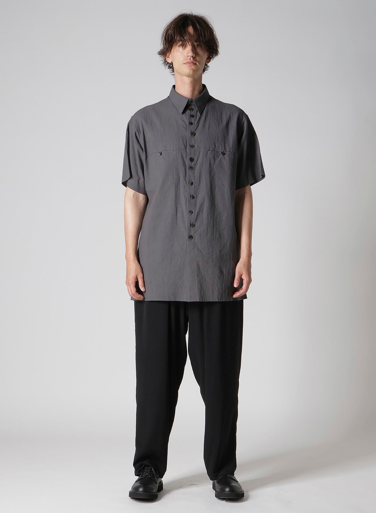 60 WRINKLE LAWN SHORT SLEEVE SHIRT WITH RANDOM BUTTONS – THE SHOP
