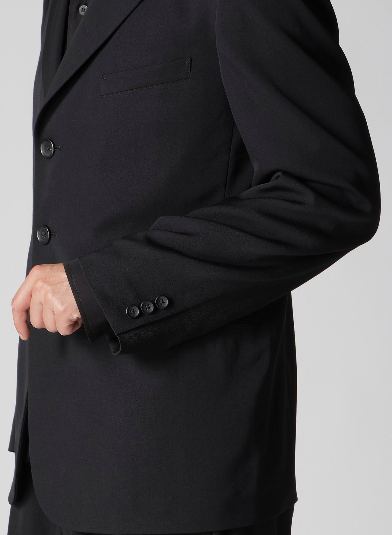 WOOL GABARDINE PEACKED LAPEL 2-BUTTON JACKET