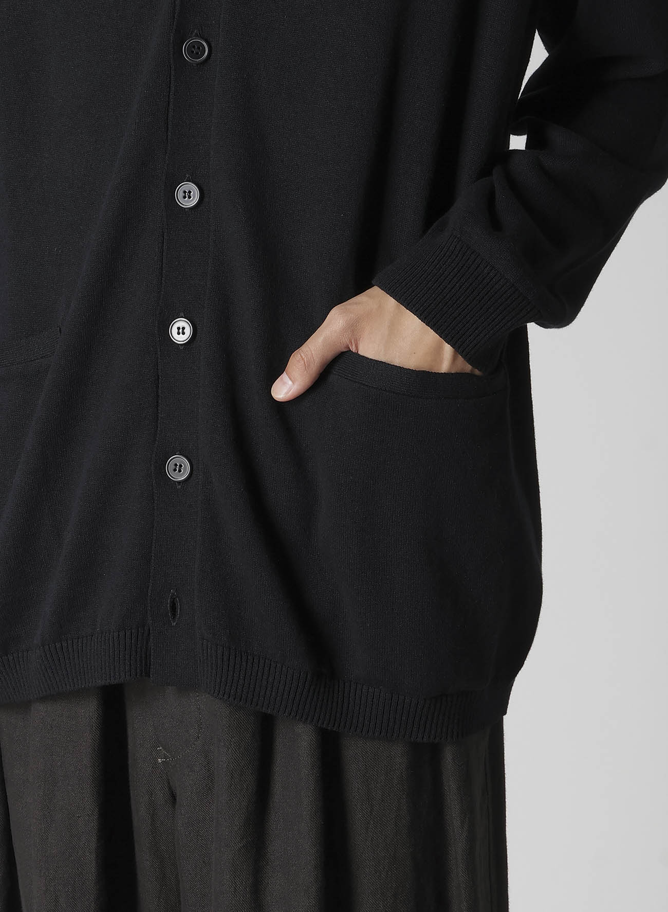 Y's for men LOGO V-NECK CARDIGAN – THE SHOP YOHJI YAMAMOTO