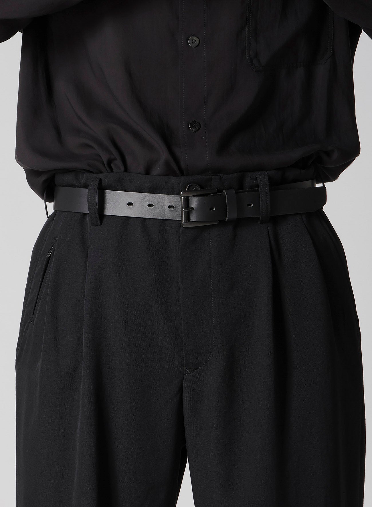 WOOL GABARDINE COIN POCKET TUCK PANTS