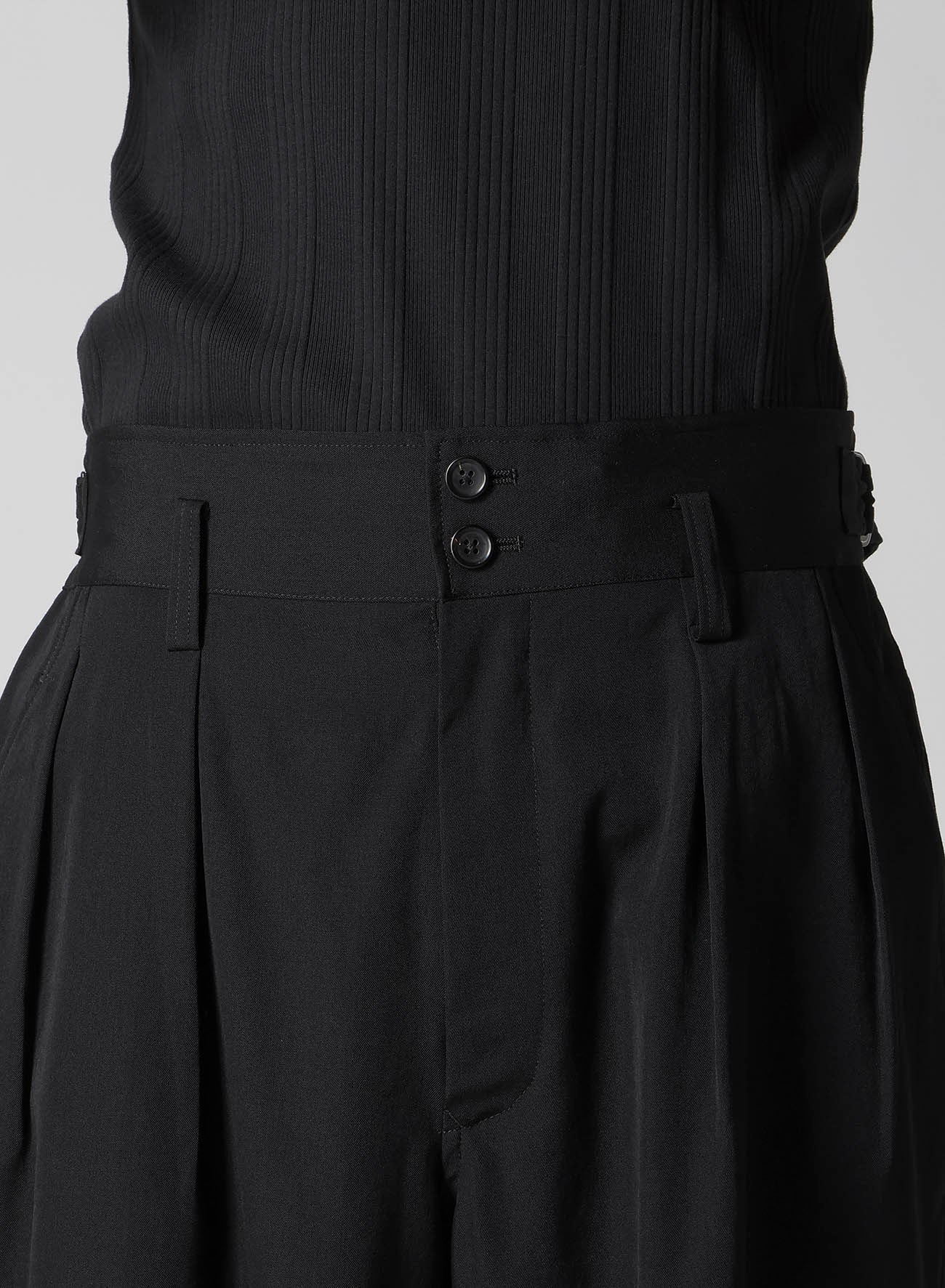 WOOL GABARDINE SHORT PANTS