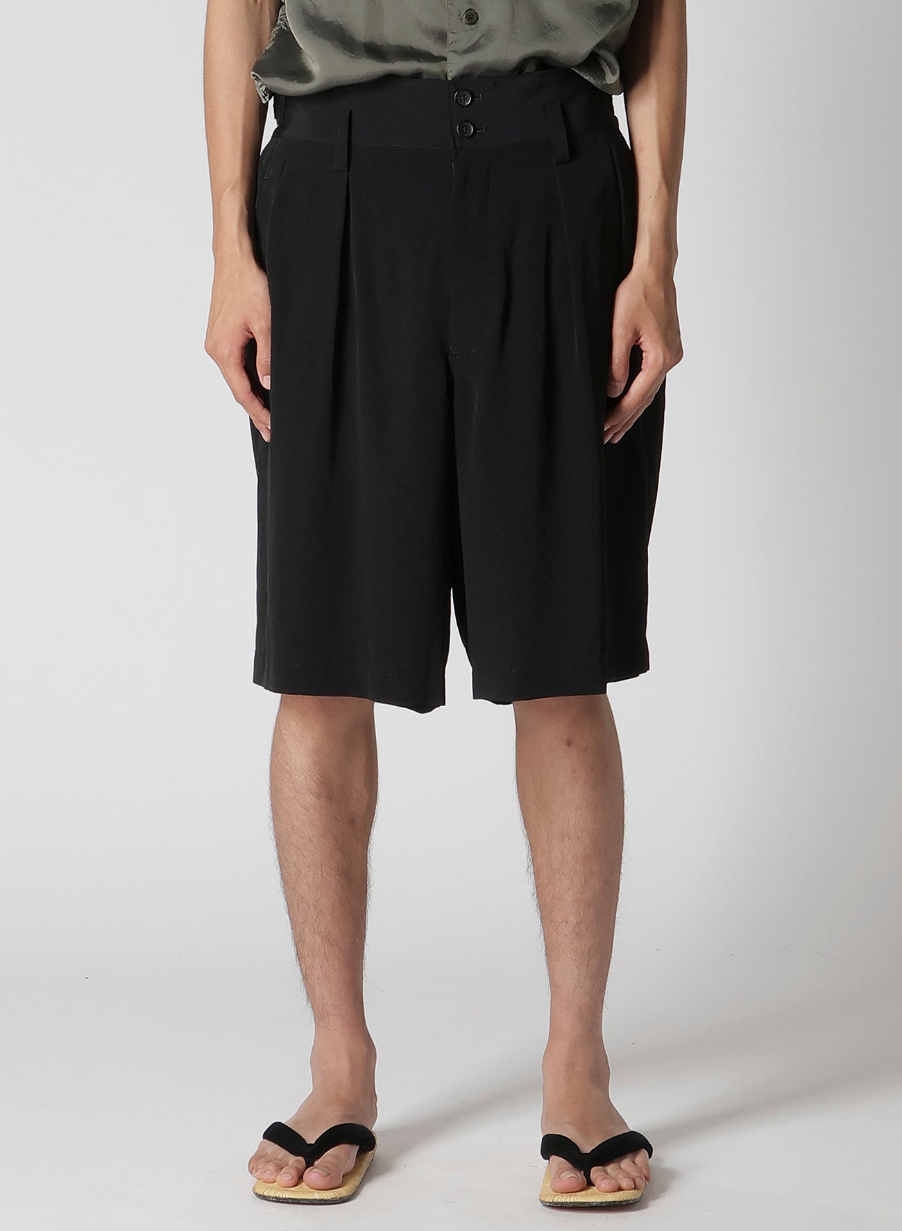 TA TUXEDO SHORT PANTS
