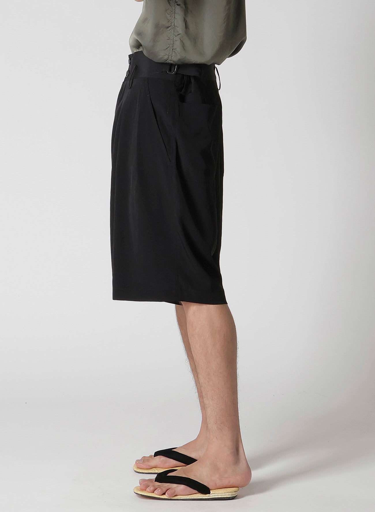 TA TUXEDO SHORT PANTS