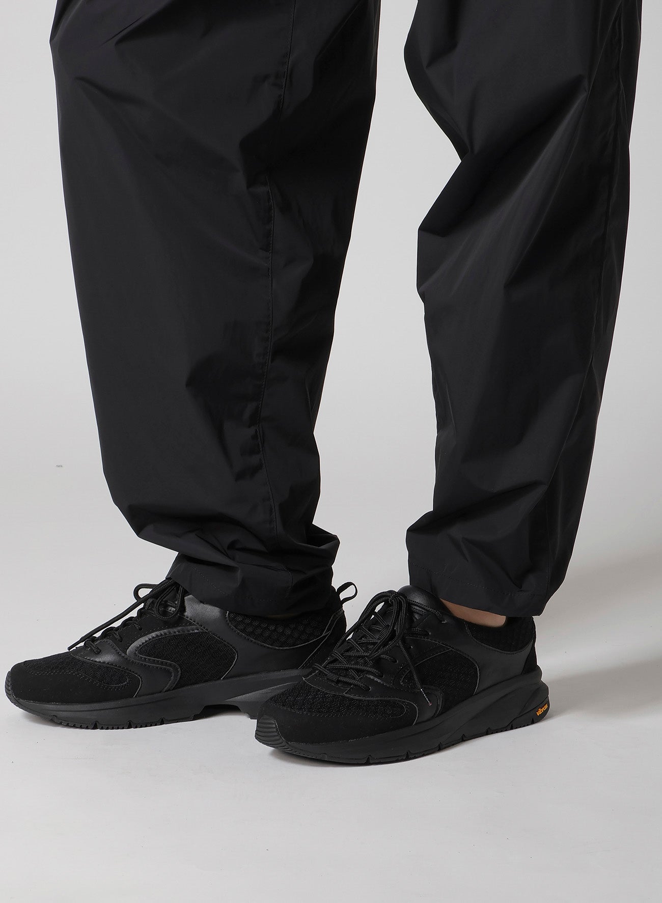 NYLON TAFFETA SIDE ZIP PANTS