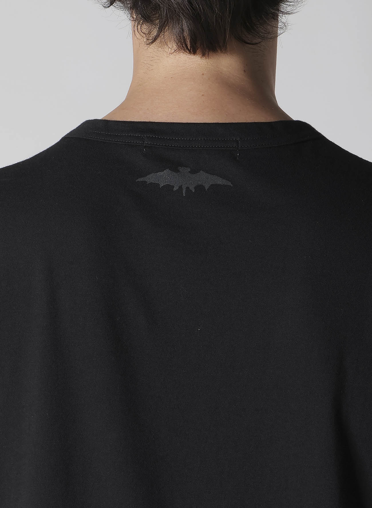 BAT PRINT SLEEVELESS TEE