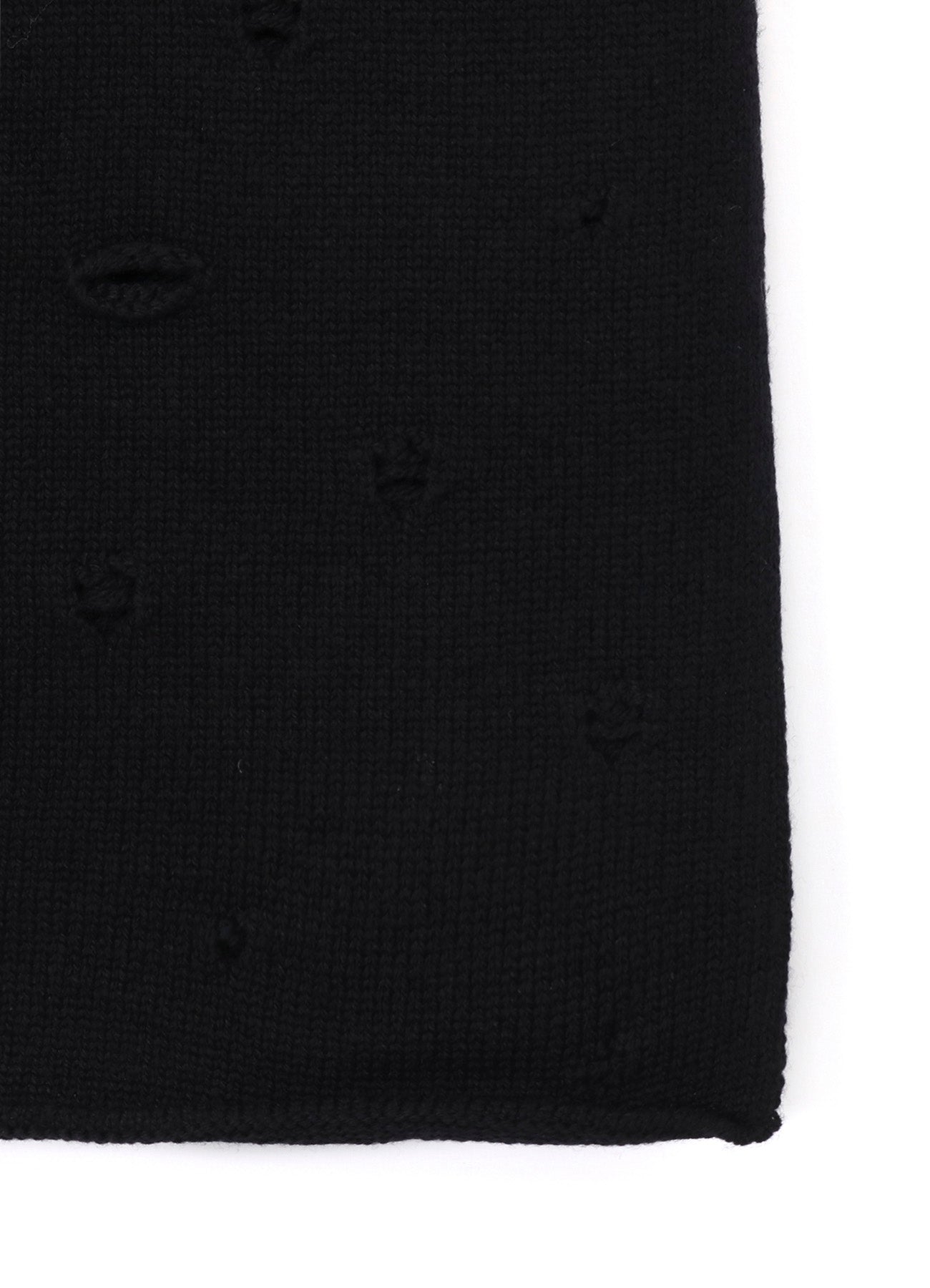 DAMAGED KNIT SCARF