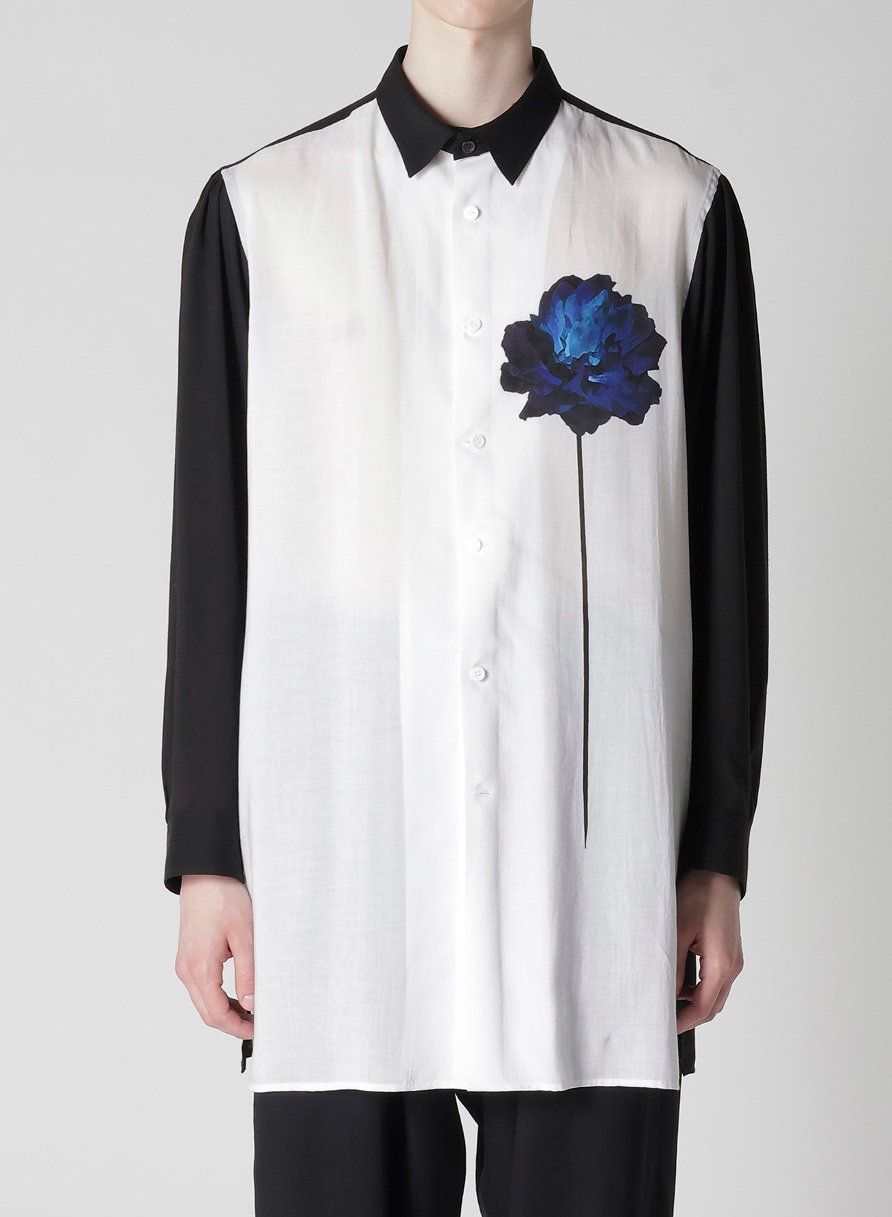 CELLULOSE LAWN SHIRT WITH ONE BLUE FLOWER