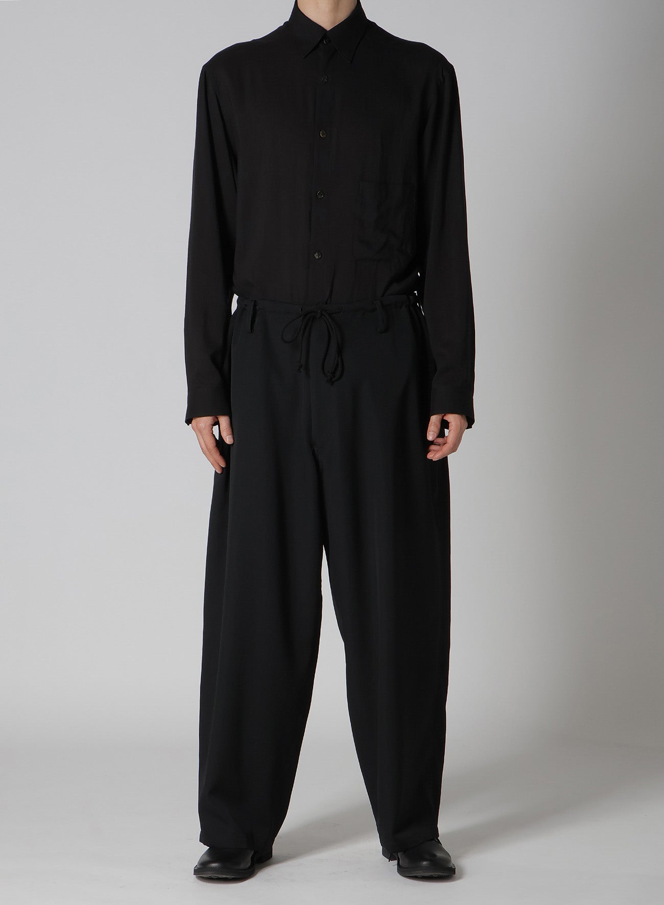 GABARDINE STANDARD STRING PANTS WITH 3-STITCH