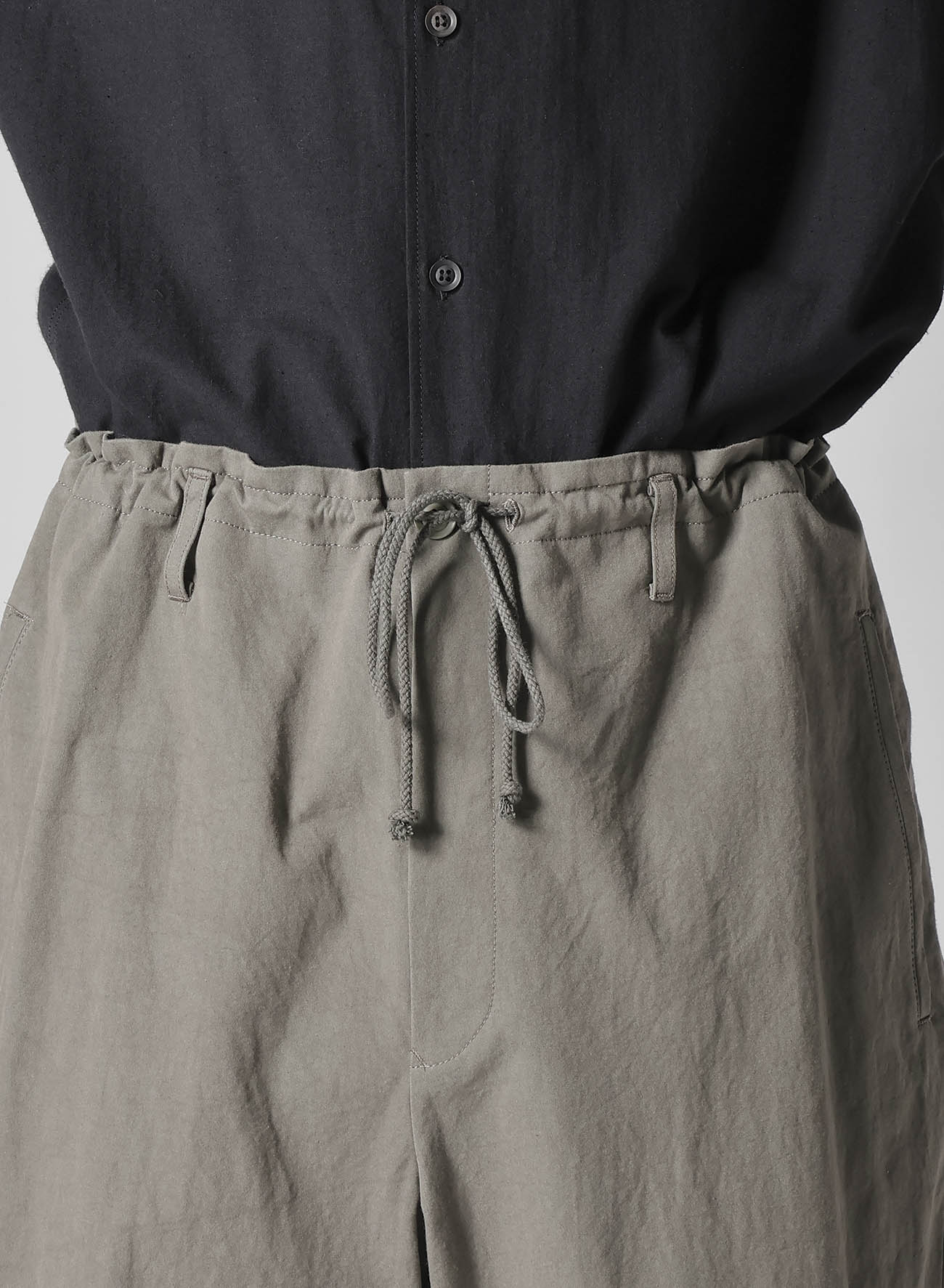 【1/11 10:00(JST) Release】COTTON POPLIN PANTS WITH RIGHT AND LEFT LEG POCKETS