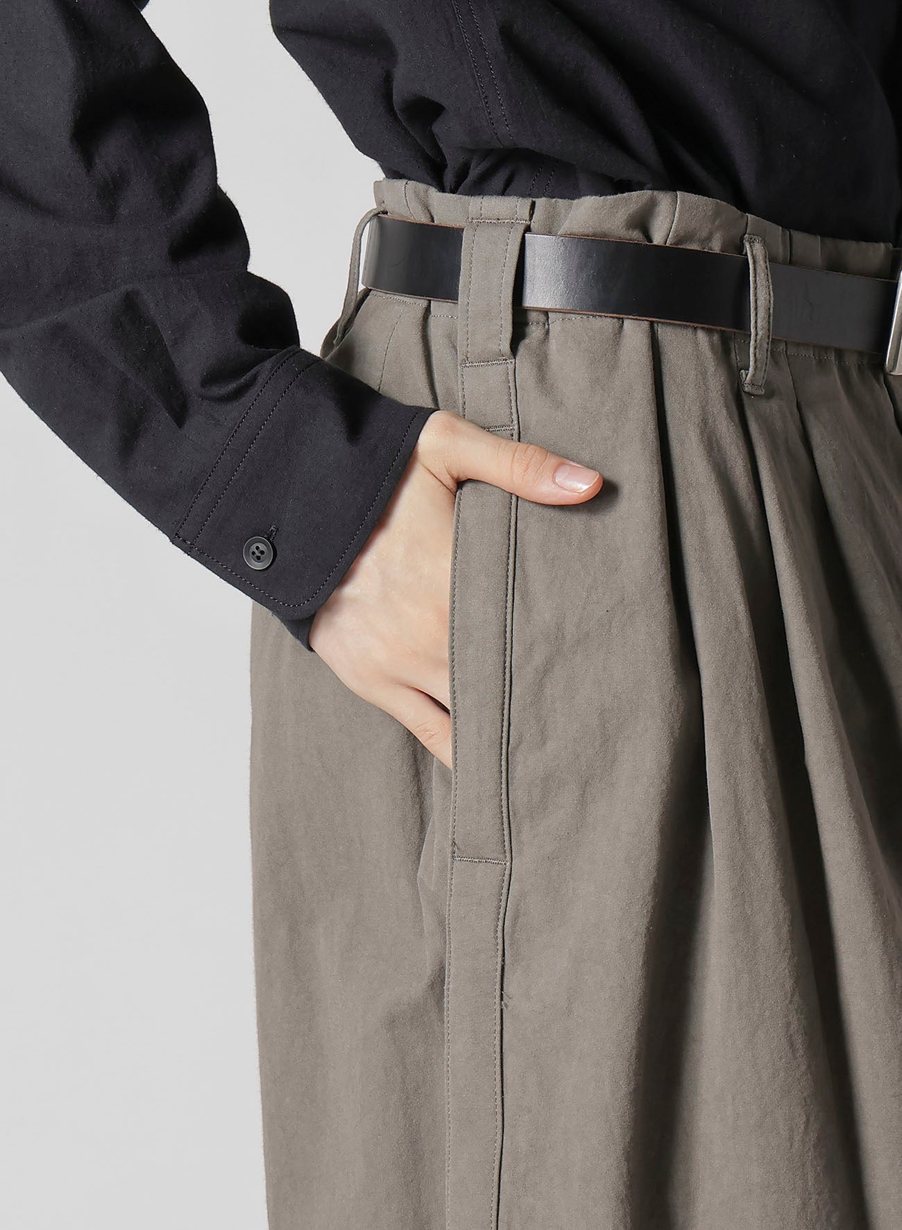 【1/11 10:00(JST) Release】COTTON POPLIN PANTS WITH SIDE TAPE DETAIL