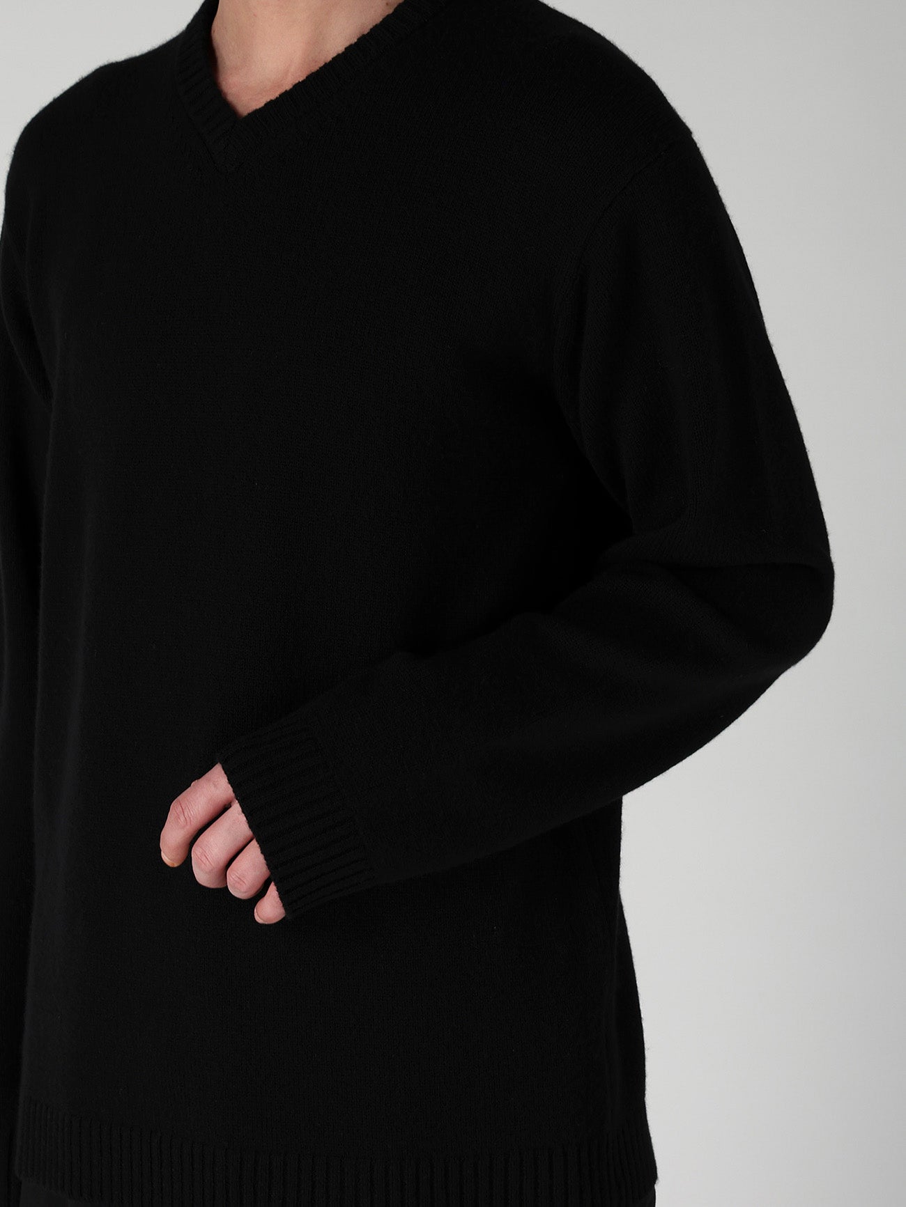 CASHMERE V-NECK PULLOVER