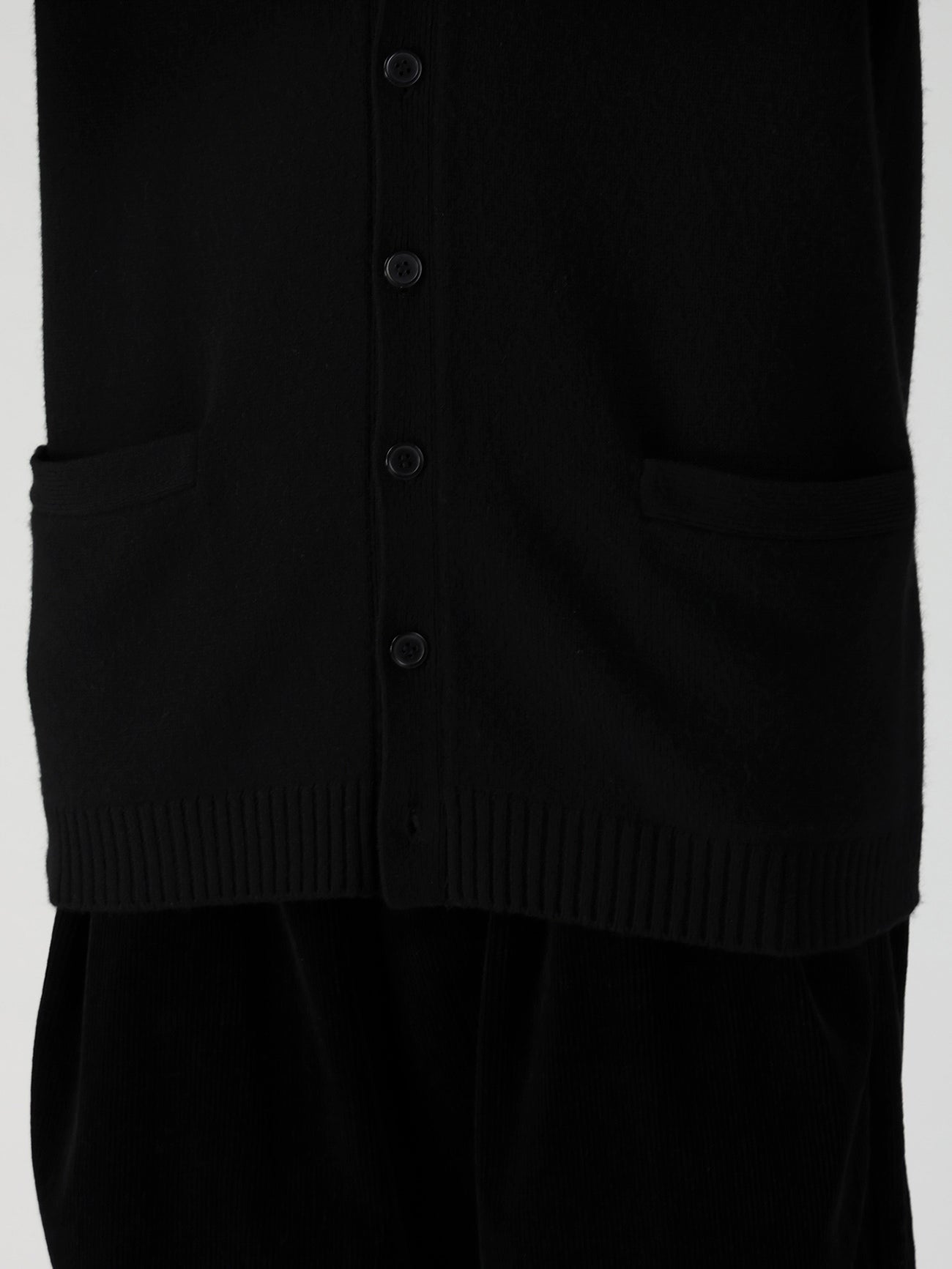 CASHMERE V-NECK CARDIGAN