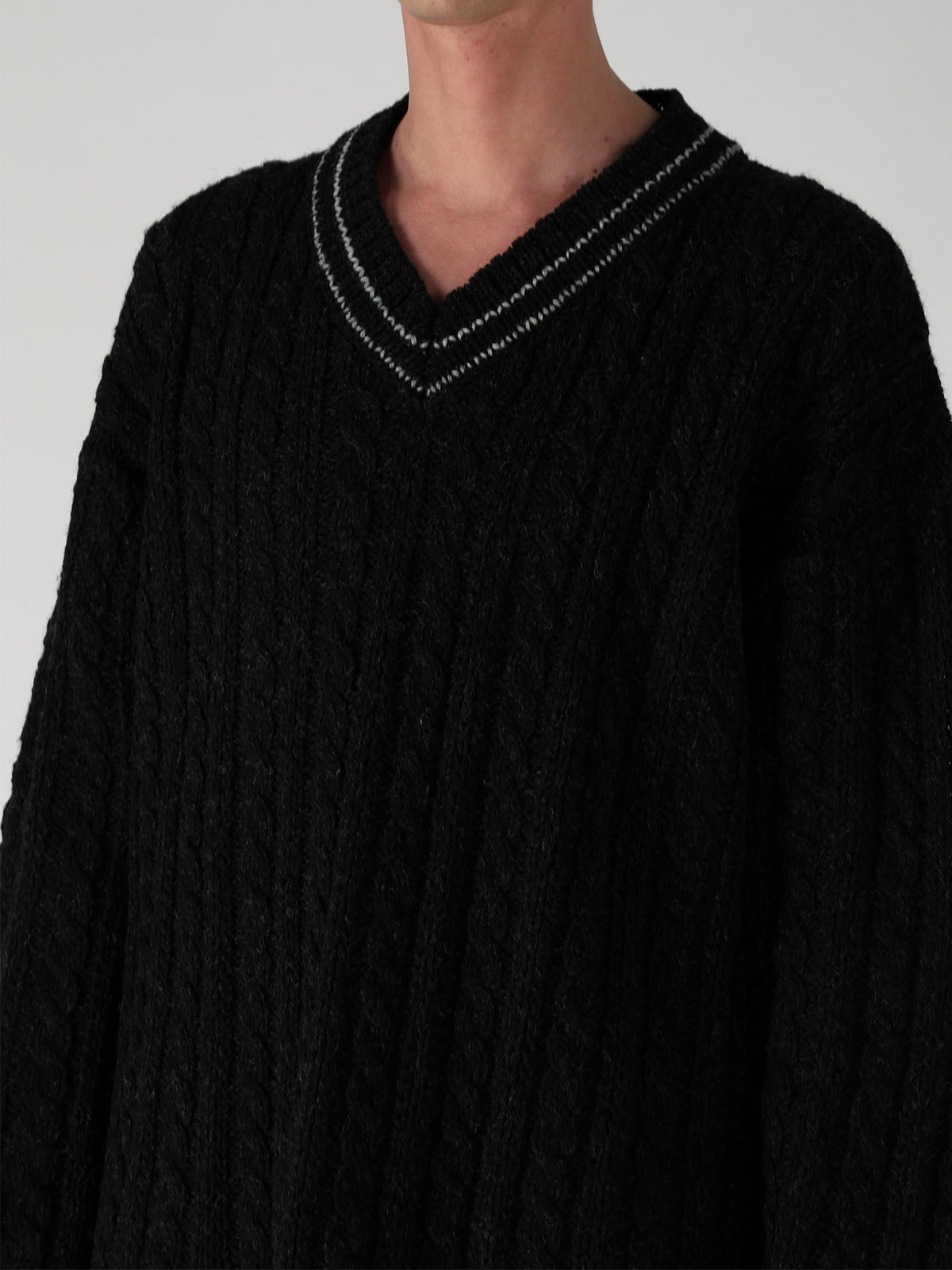 V NECK PO