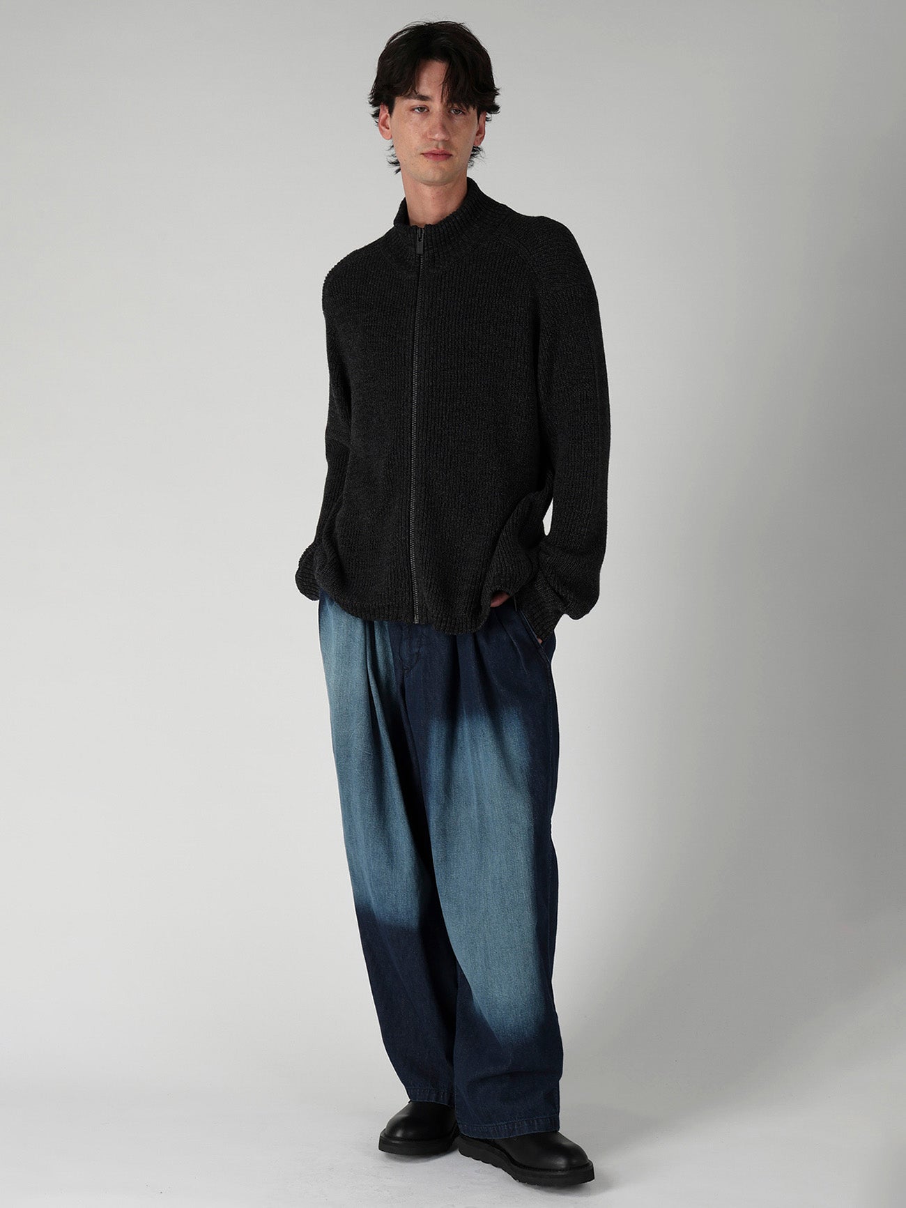 SPOTTED DENIM 12 TUCKS PANTS