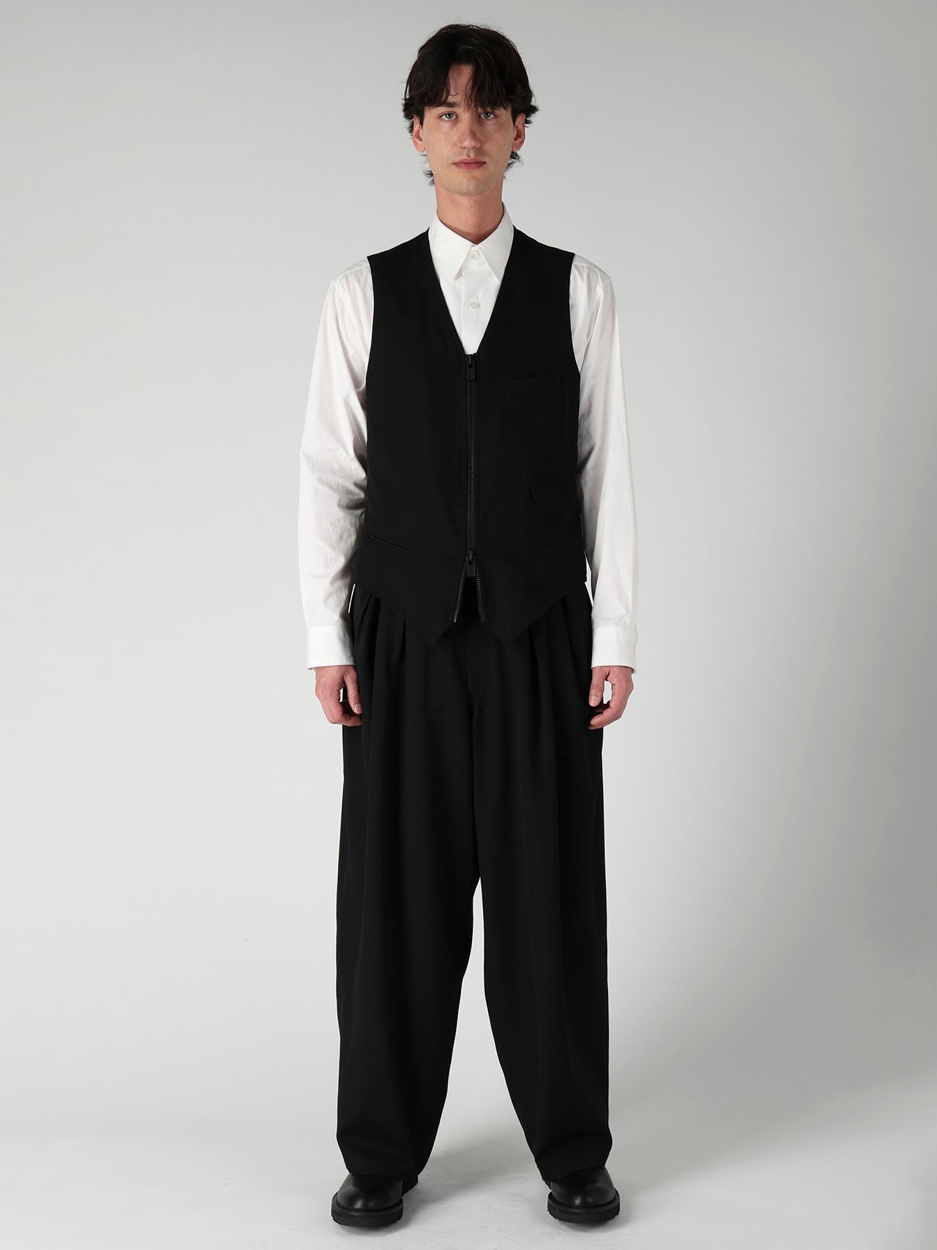 WOOL GABARDINE FRONT ZIP VEST