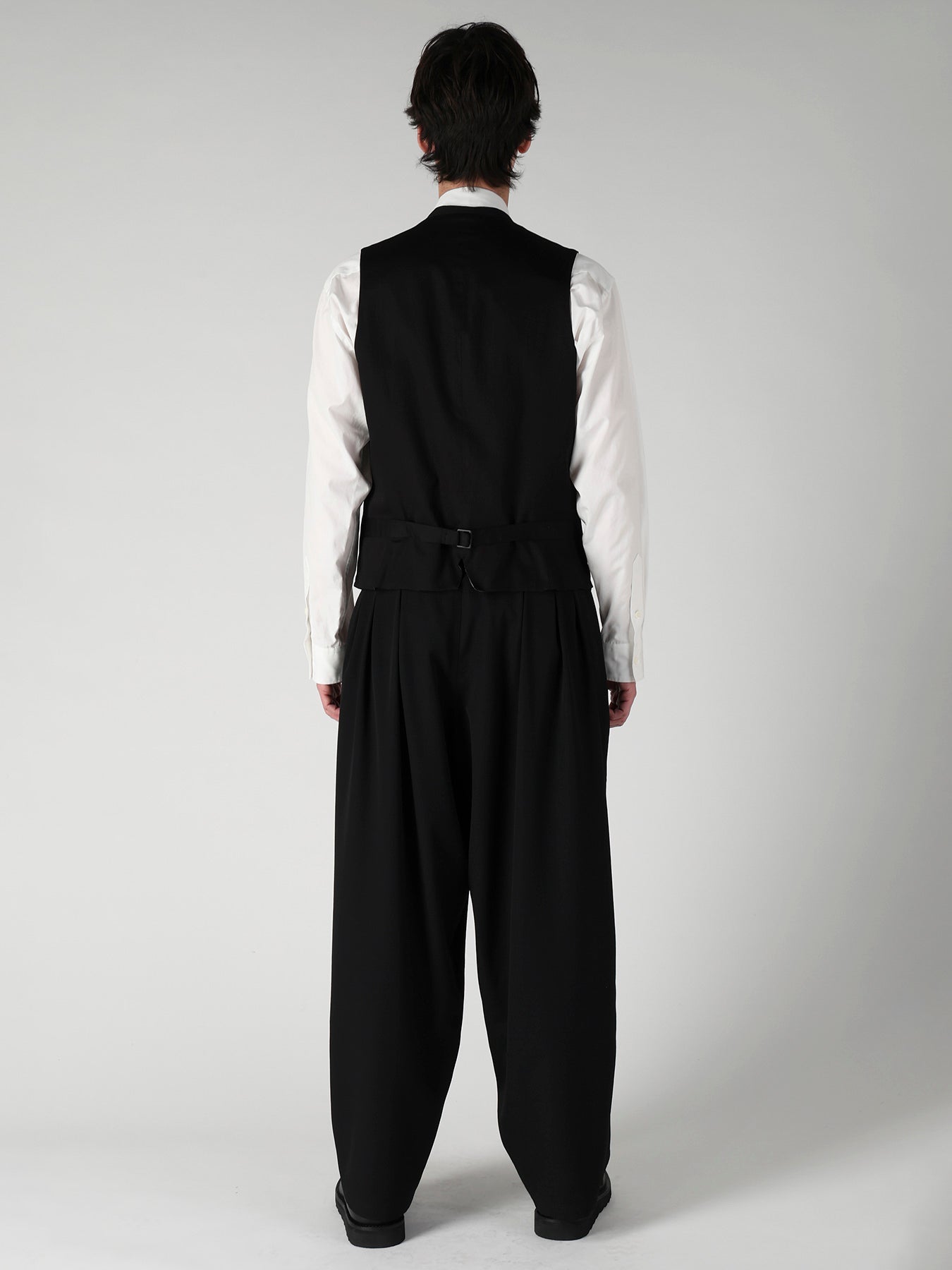 WOOL GABARDINE FRONT ZIP VEST