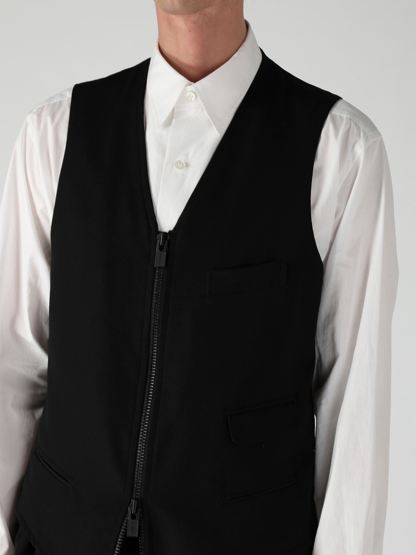 WOOL GABARDINE FRONT ZIP VEST