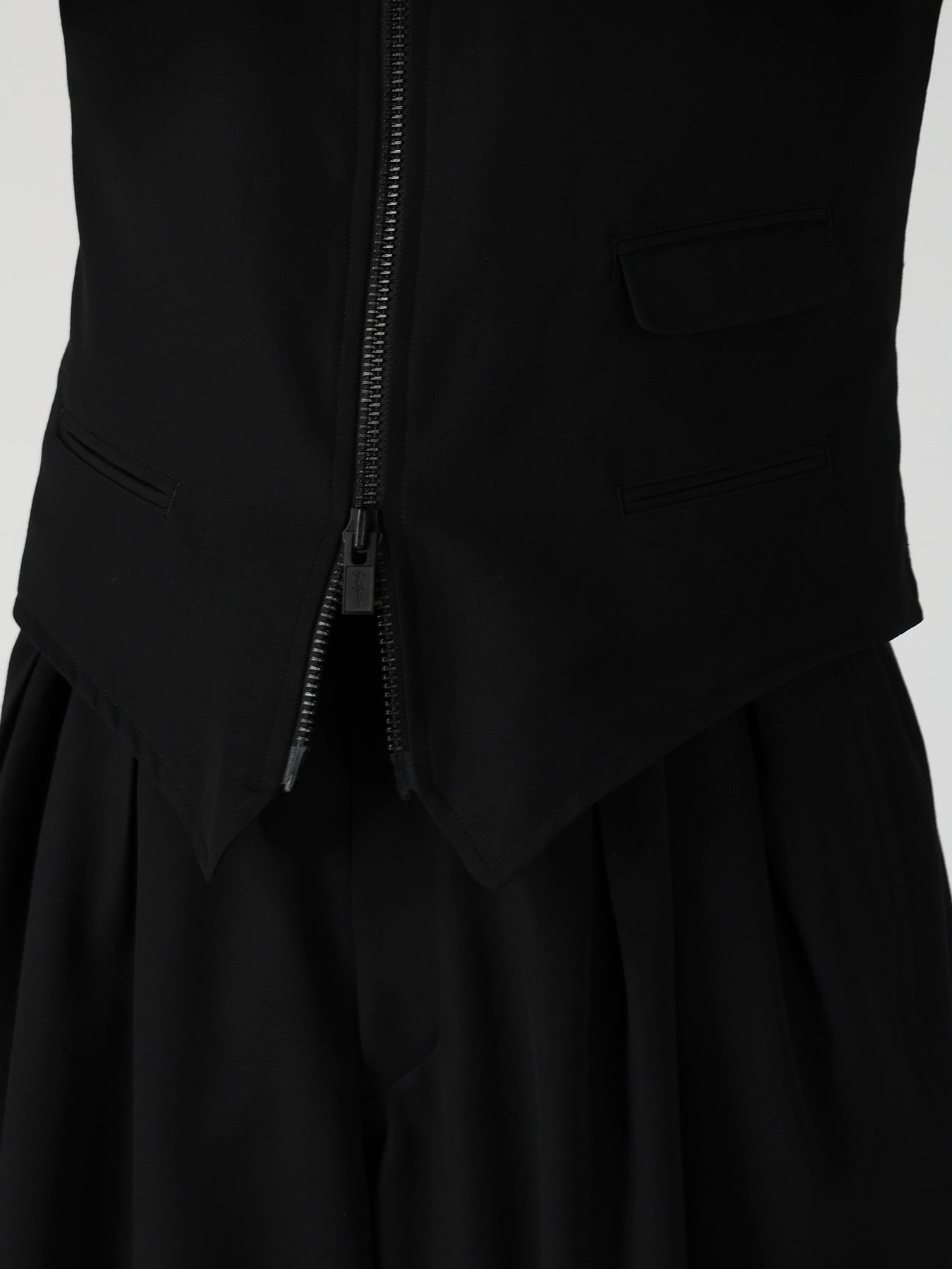 WOOL GABARDINE FRONT ZIP VEST