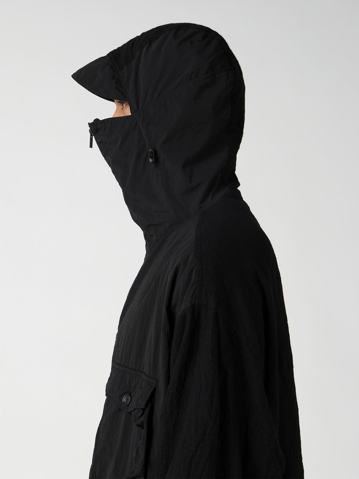 BRIM-DETAIL HOODED BLOUSON