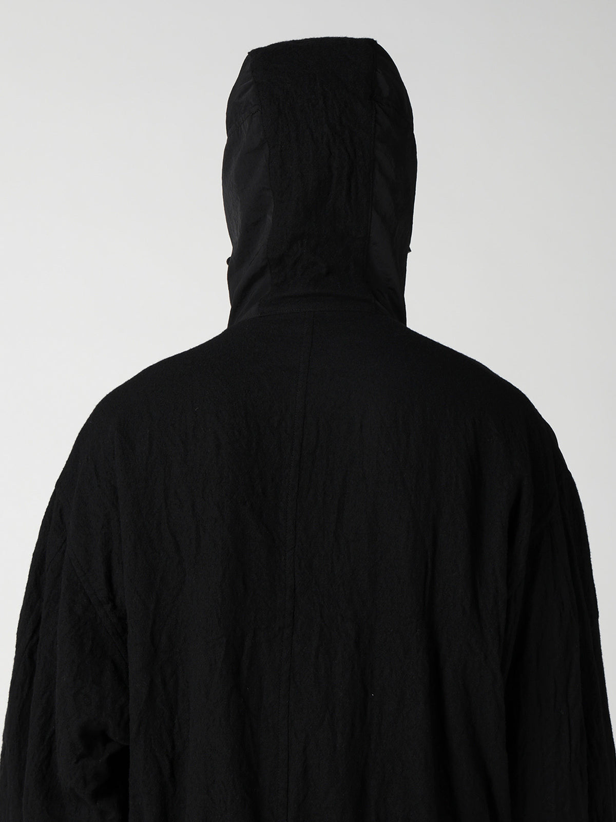 BRIM-DETAIL HOODED BLOUSON