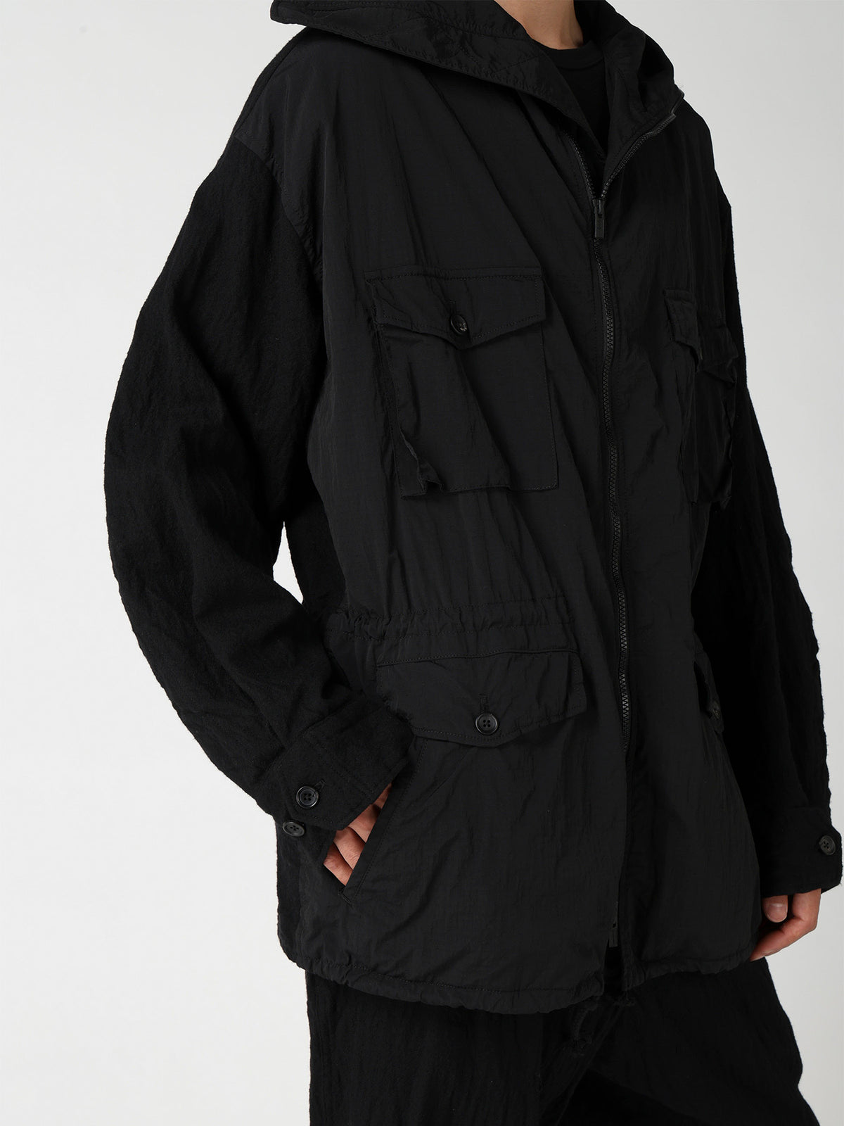 BRIM-DETAIL HOODED BLOUSON