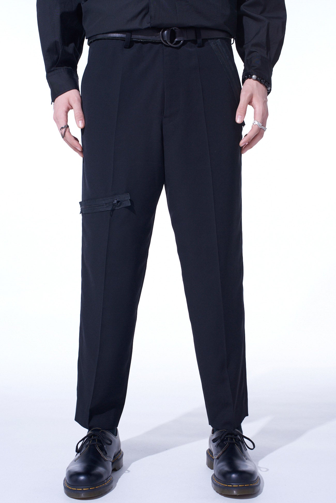 PE/GABARDINE ZIPPER-TAPED SLIM PANTS