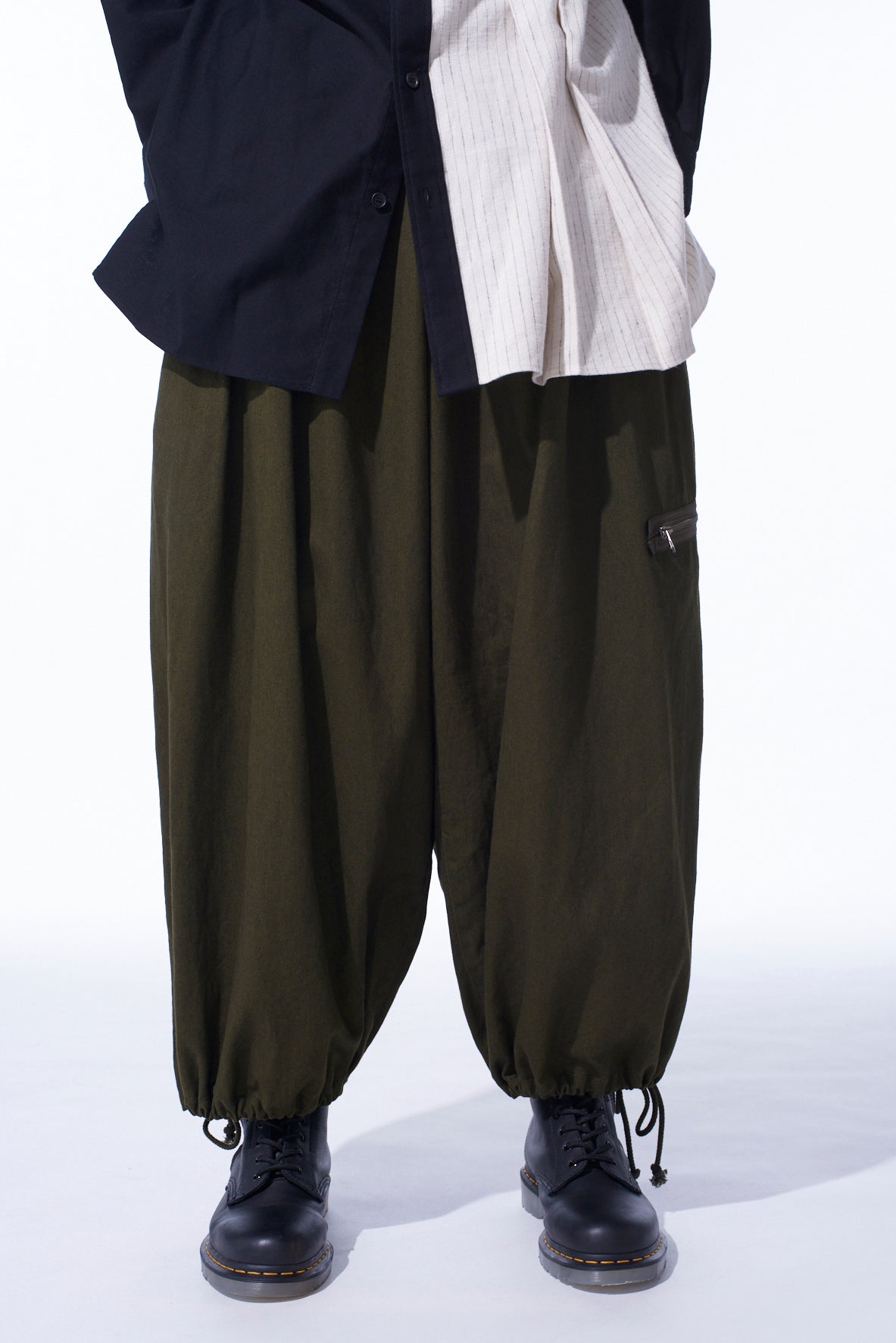 COTTON DRILL ZIPPER POCKET BALLOON PANTS