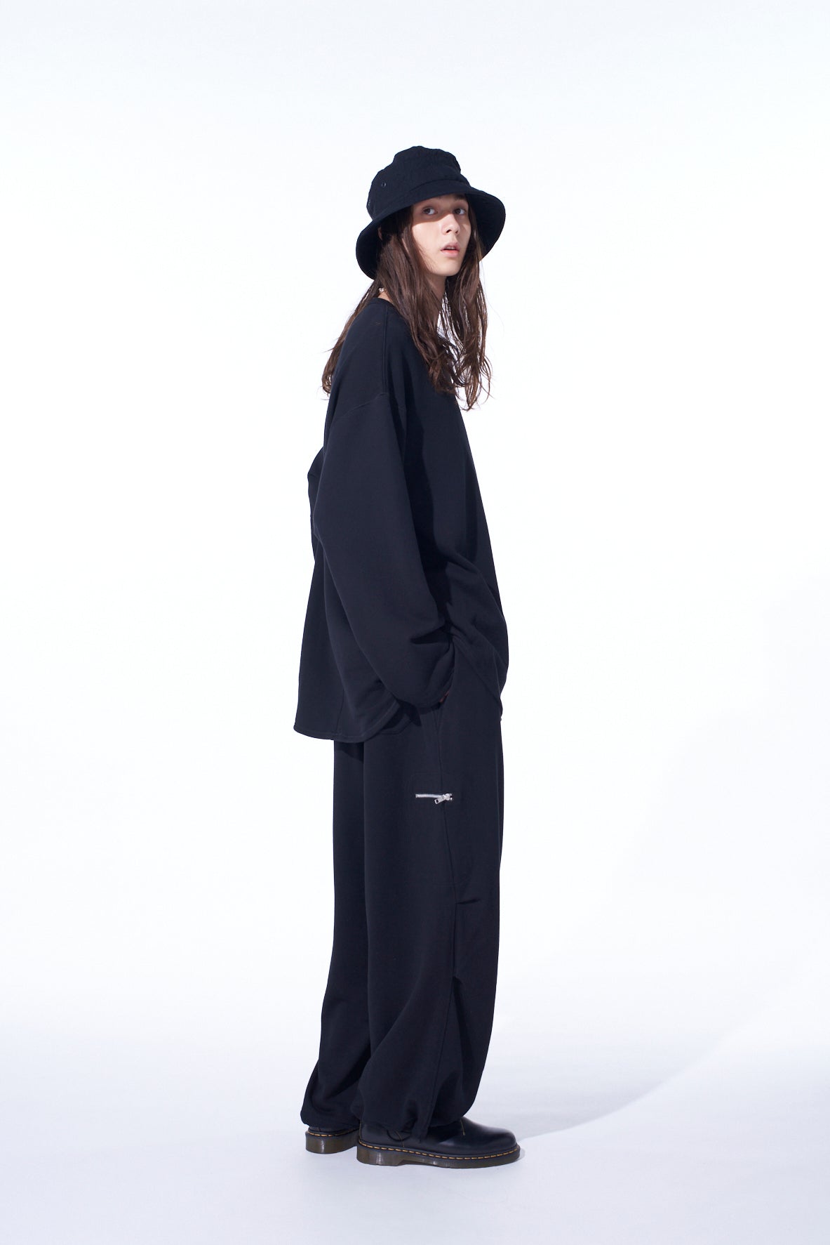 FRENCH TERRY KNEE TUCK WIDE PANTS