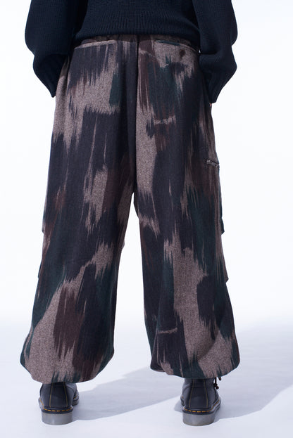 CAMOUFLAGE TWEED KNEE TUCK WIDE PANTS