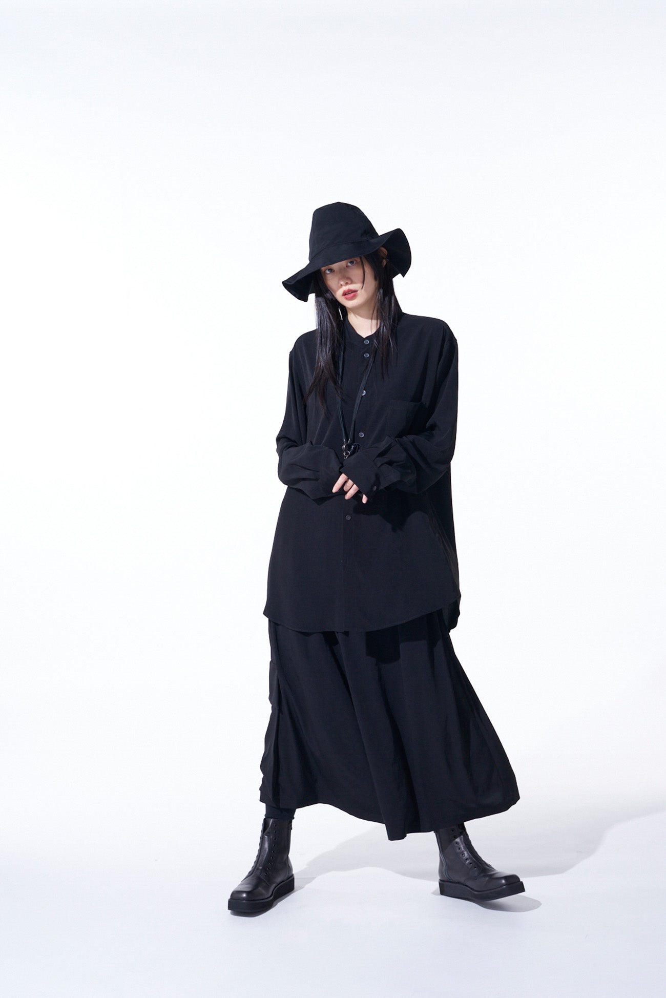 CREPE de CHINE CROPPED WIDE PANTS WITH GUSSETED FLAP POCKET