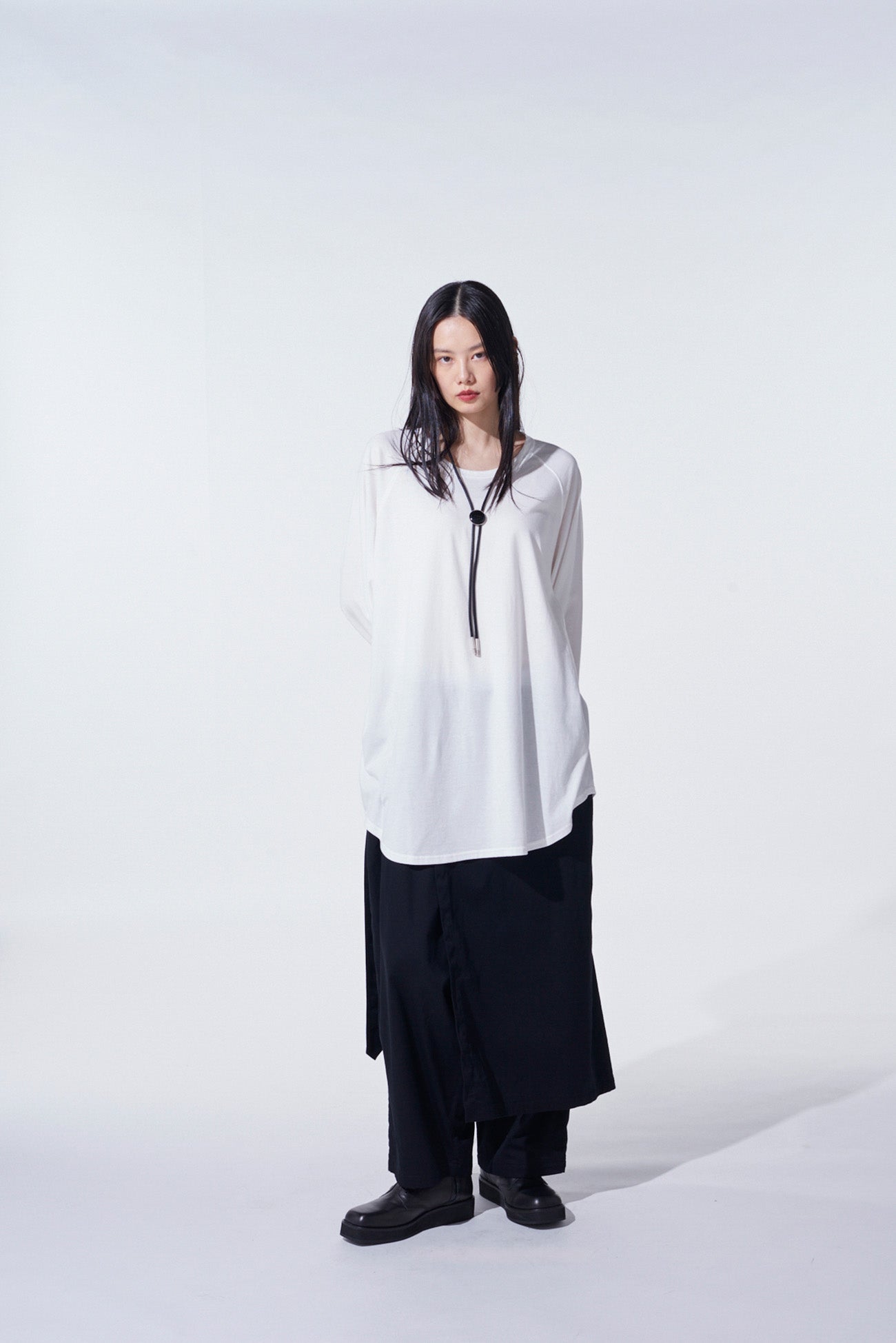 SOFT JERSEY BACK CENTER STITCH OVERSIZED RAGLAN SLEEVE T-SHIRT