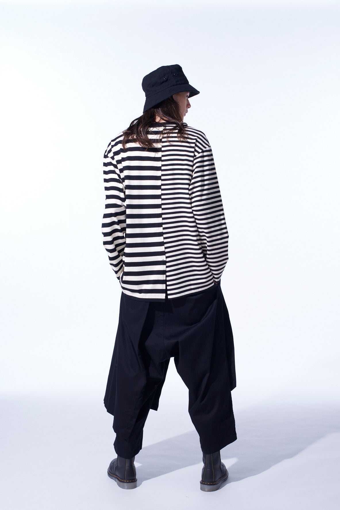 THIN STRIPE + THICK STRIPE SHIFTING LONG SLEEVE T-SHIRT