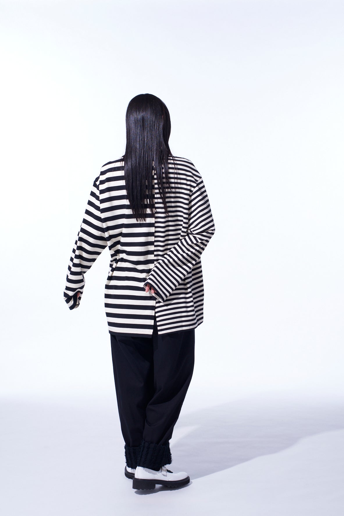 THIN STRIPE + THICK STRIPE SHIFTING LONG SLEEVE T-SHIRT